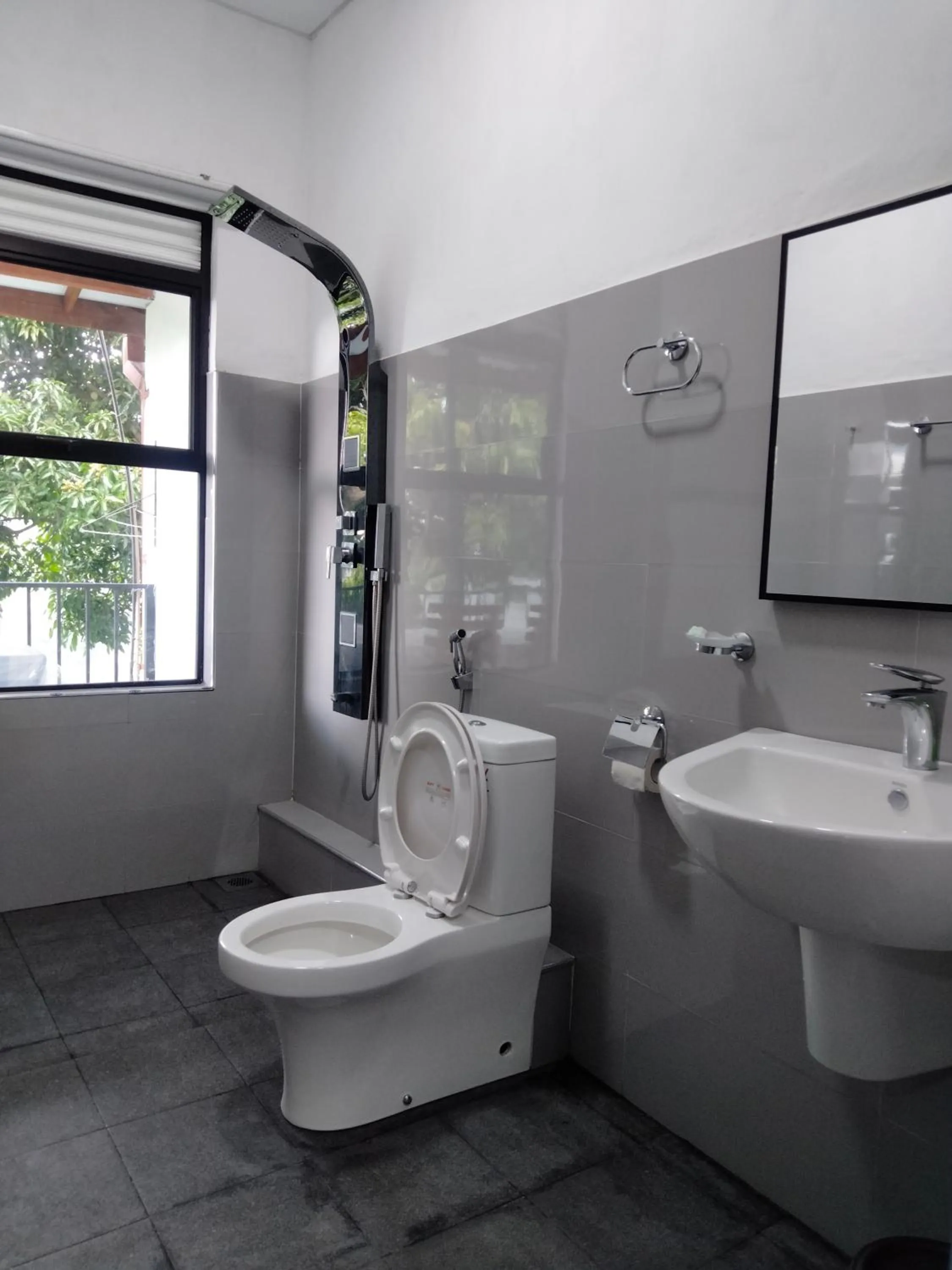 Bathroom in Glorious Nature Inn