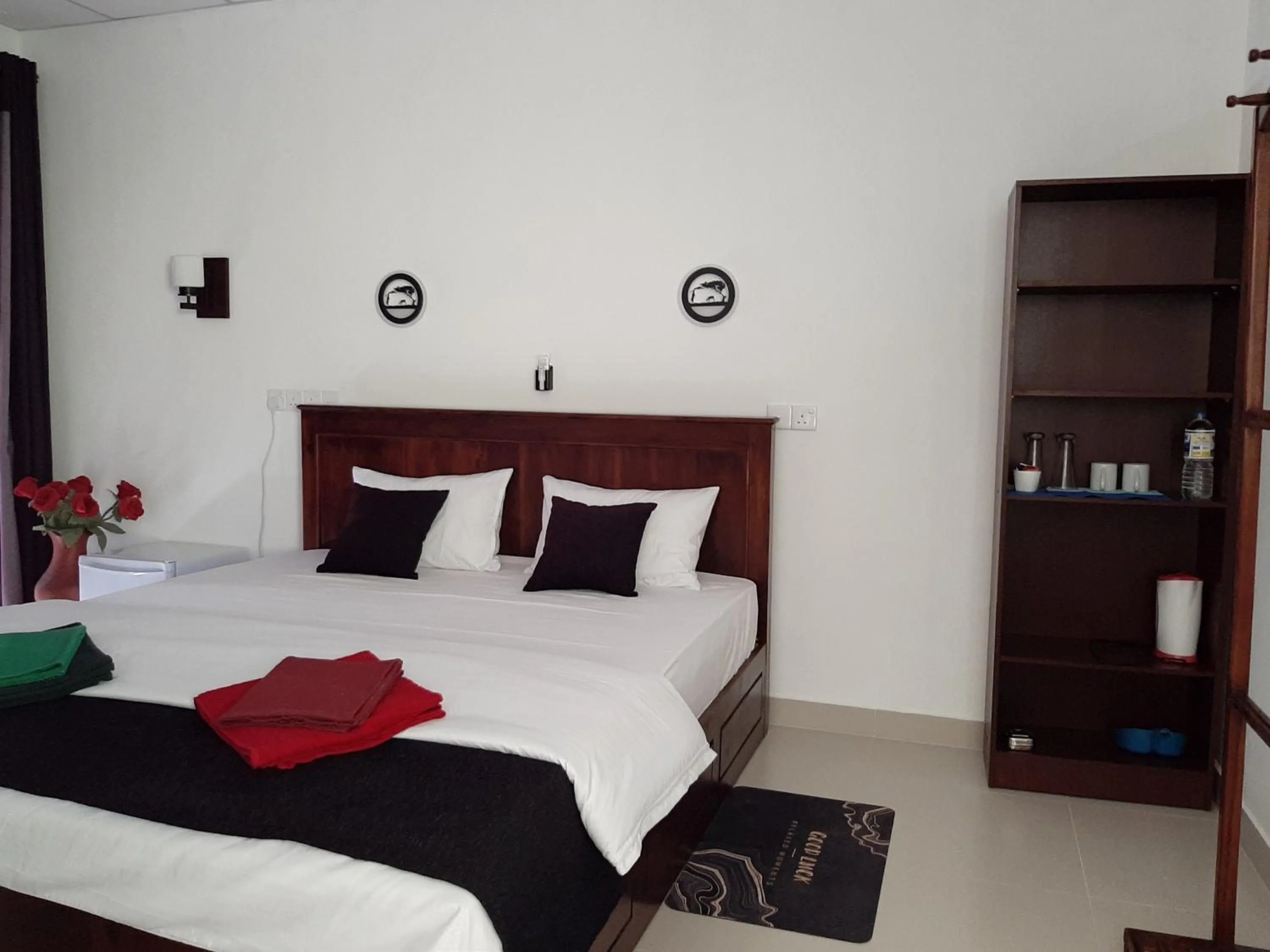 Bedroom, Bed in Glorious Nature Inn