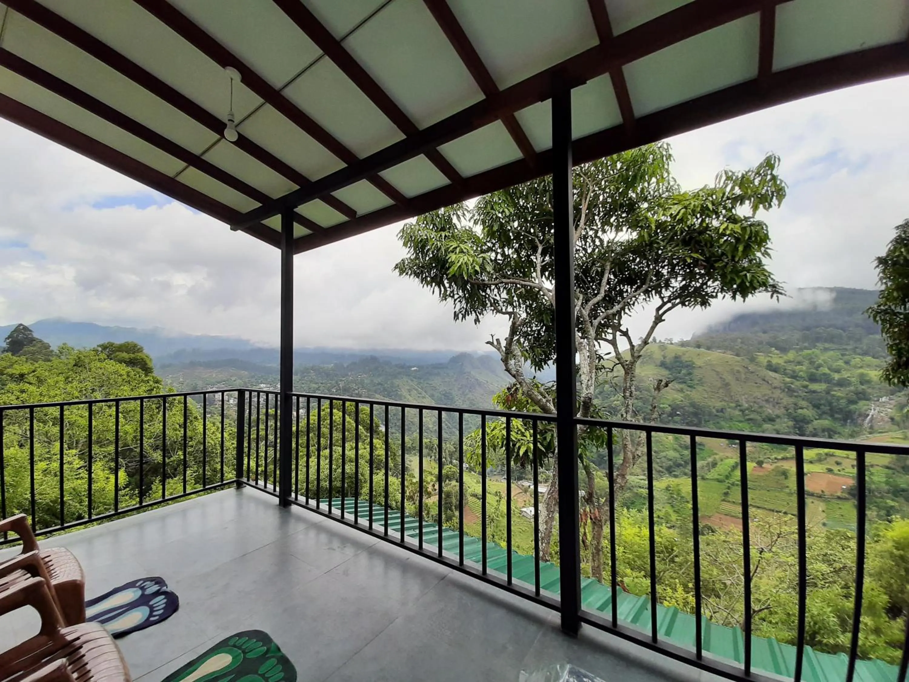 Balcony/Terrace in Glorious Nature Inn