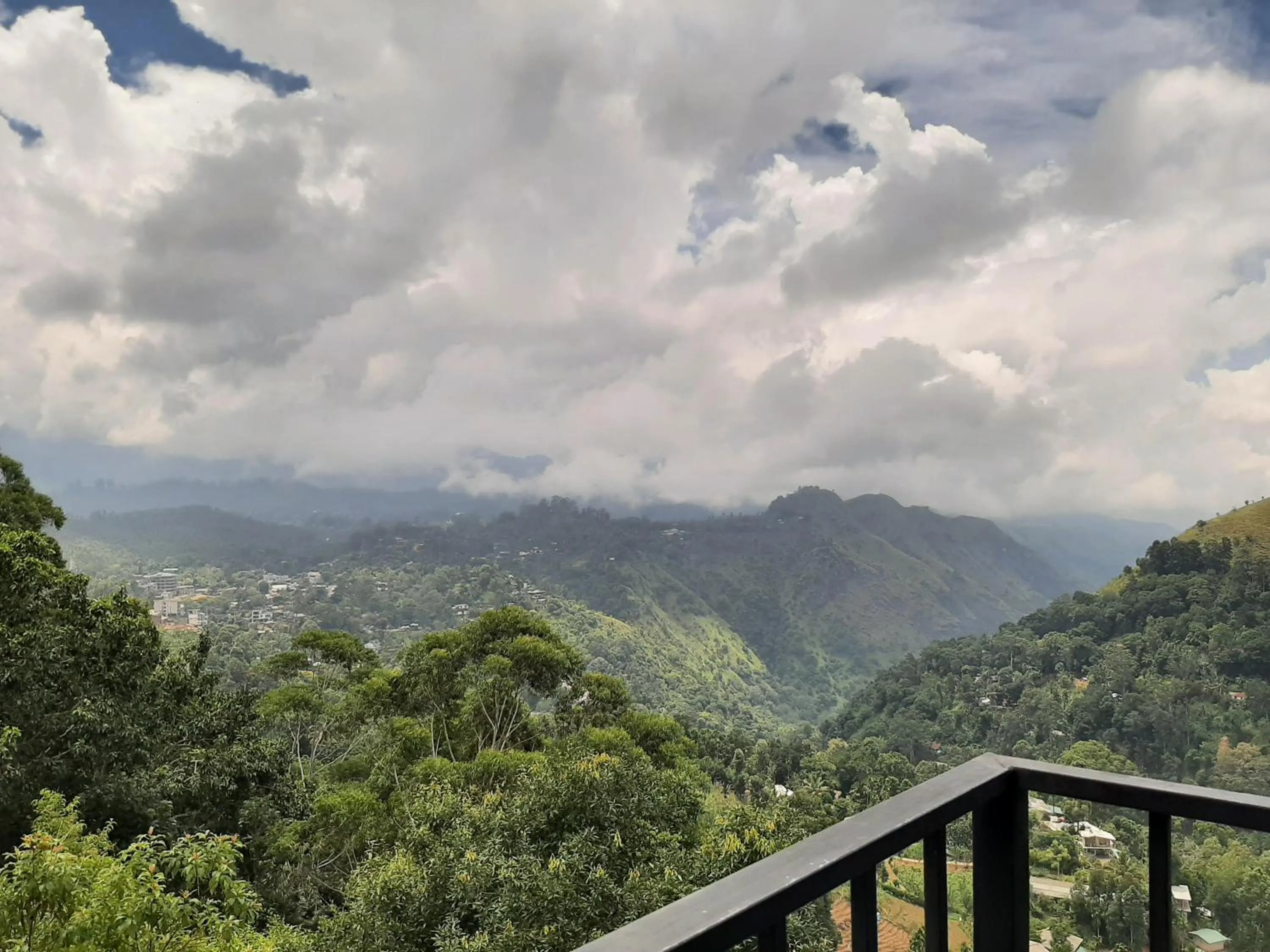 Mountain view in Glorious Nature Inn