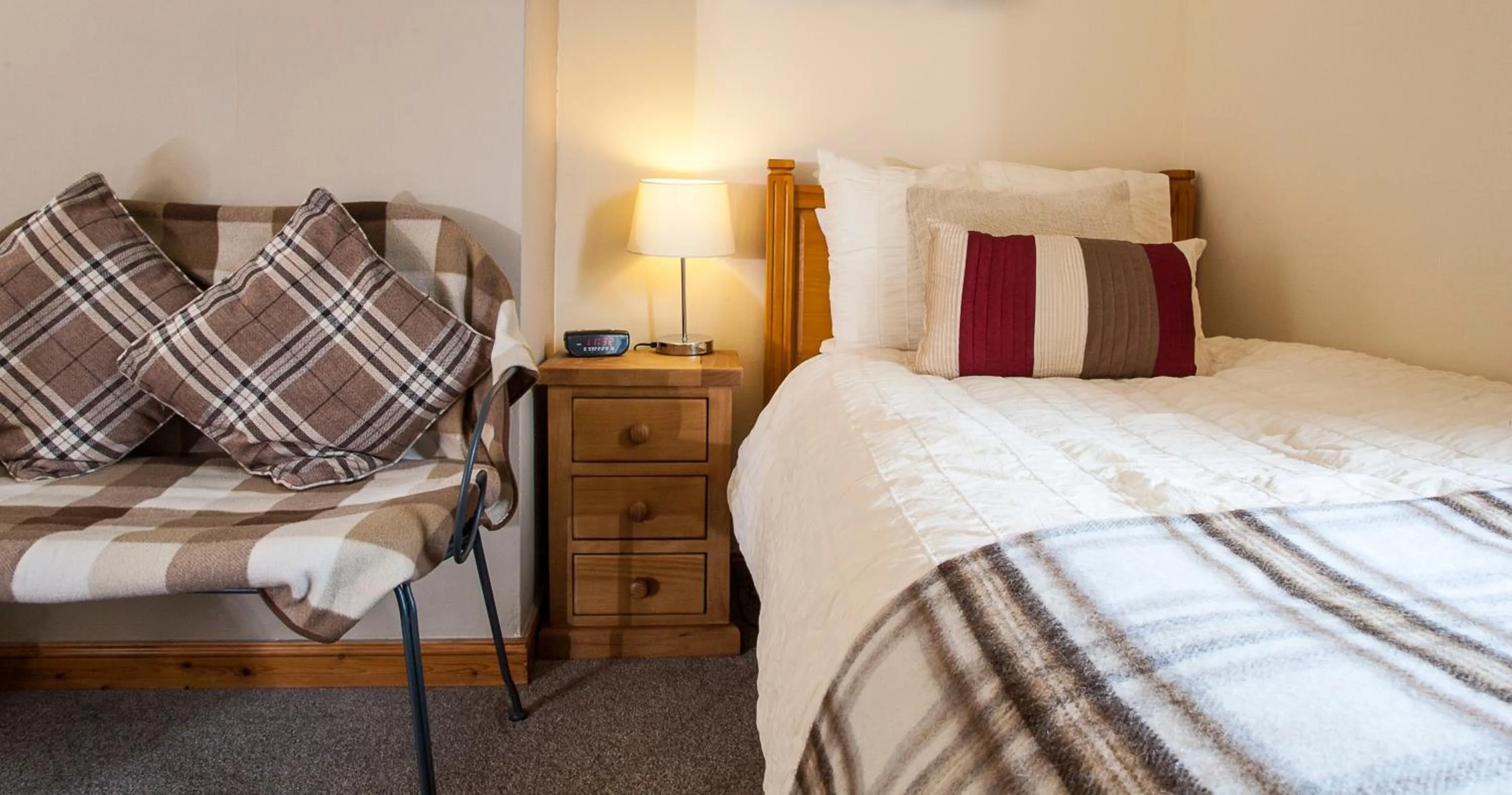 Photo of the whole room, Bed in Kettle House B&B