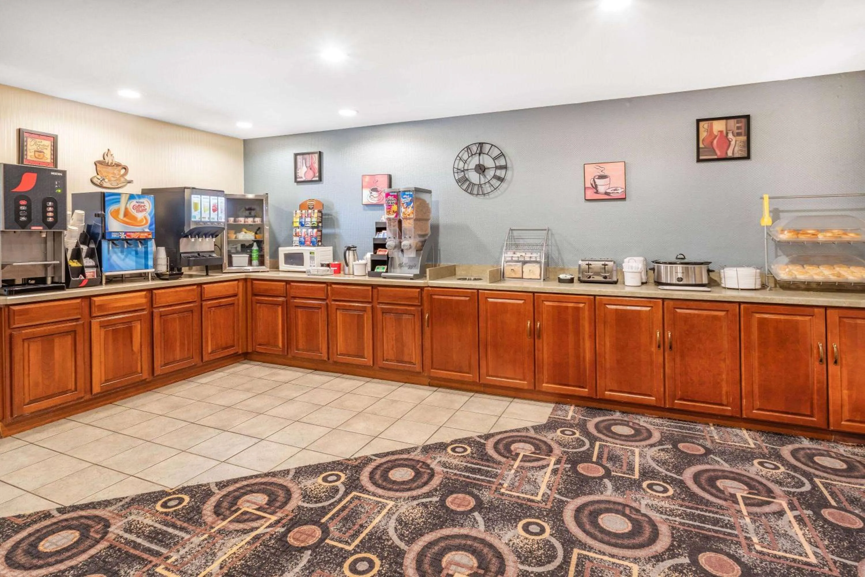 Breakfast in Super 8 by Wyndham Marysville/Port Huron Area