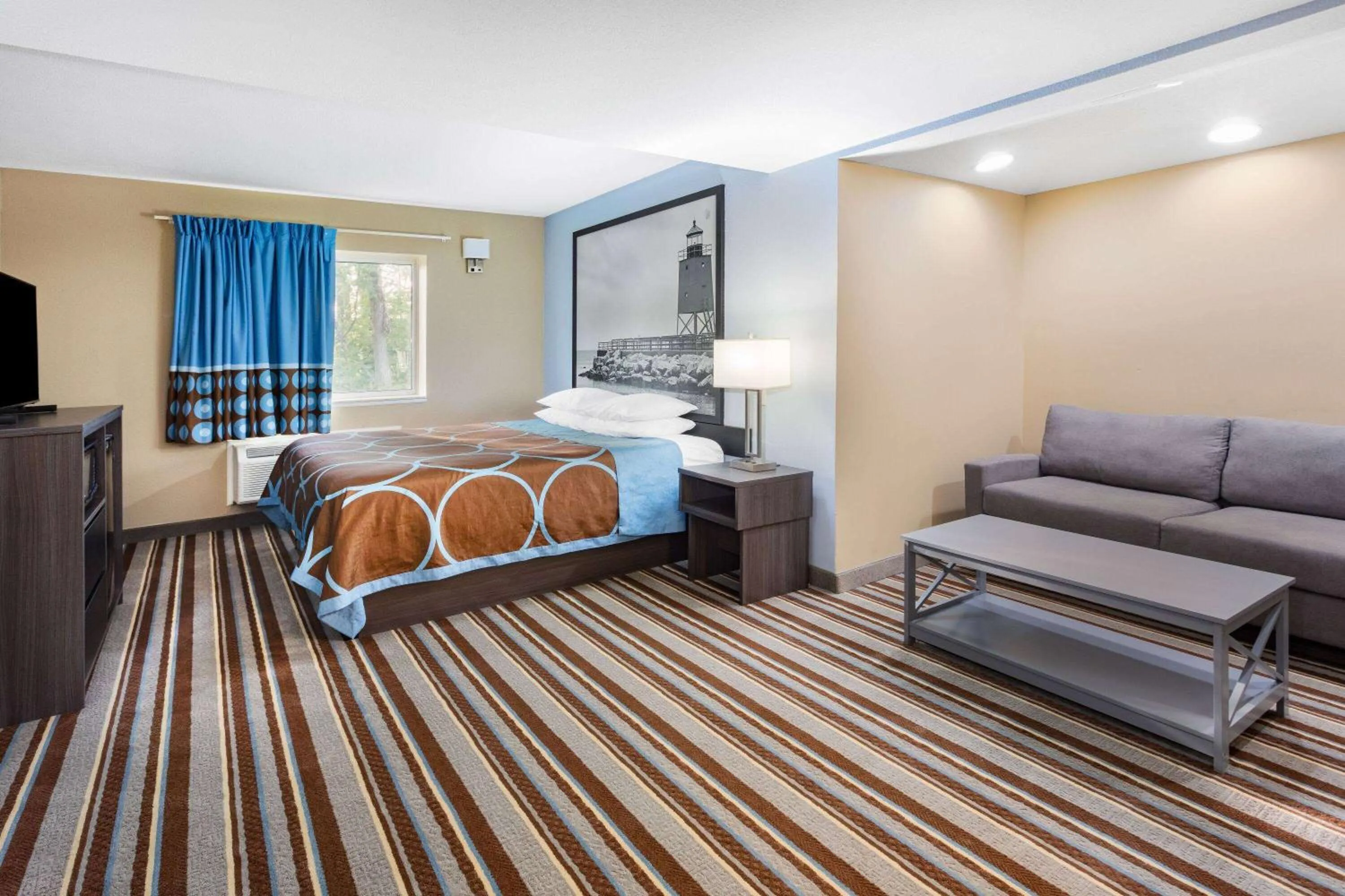 Bed in Super 8 by Wyndham Marysville/Port Huron Area