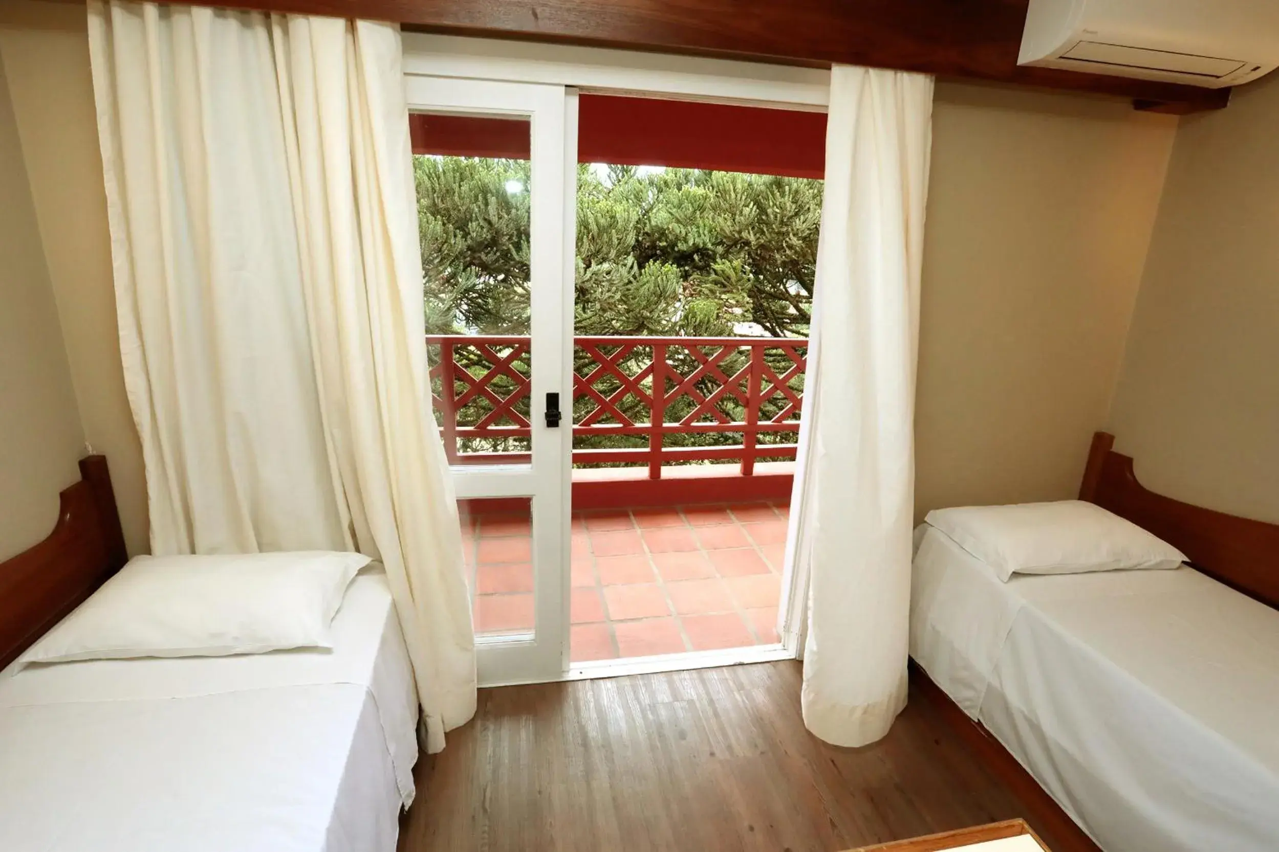 Luxury Single Room in Tri Hotel Luxury Single Room in Tri Hotel