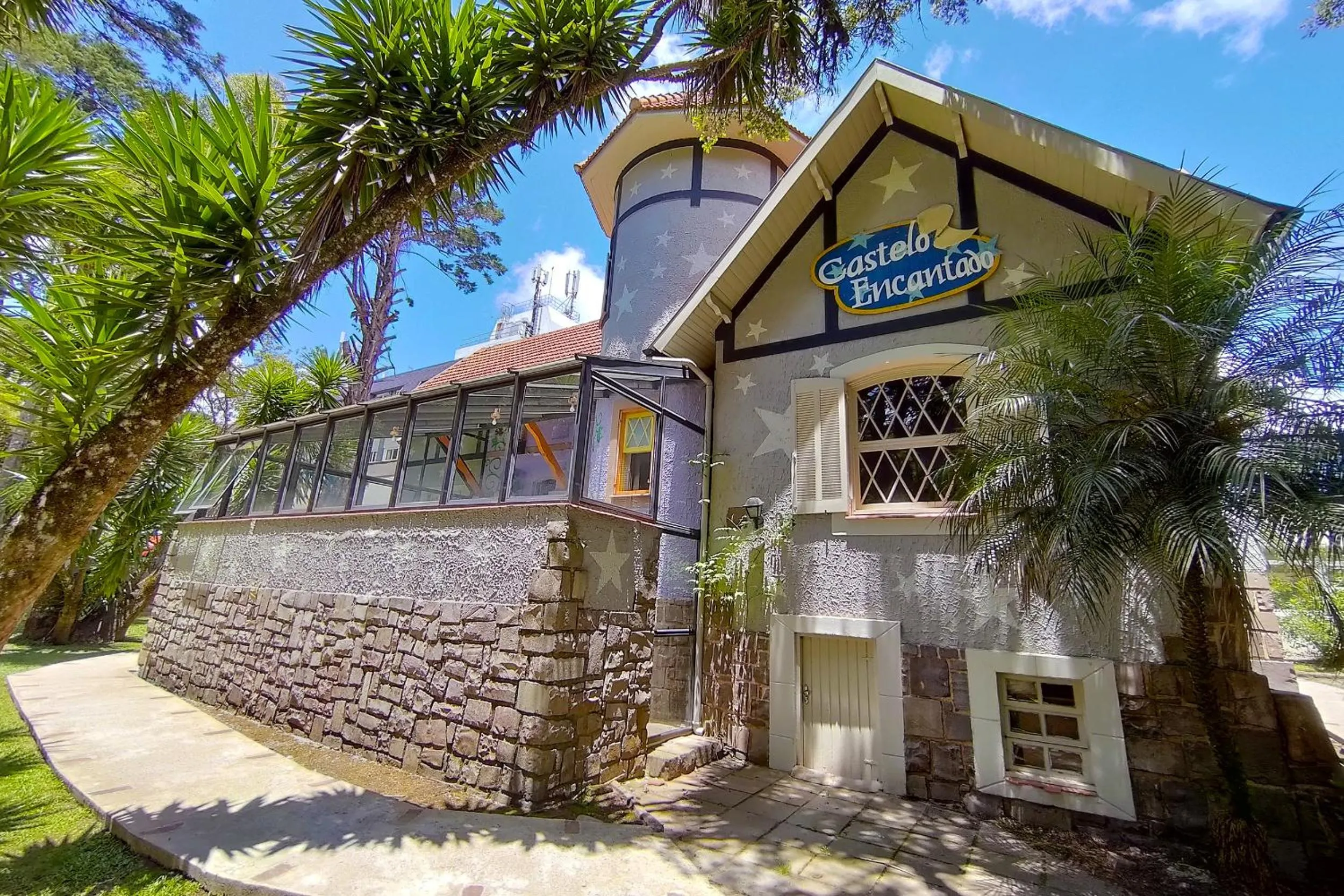 Game Room in Tri Hotel