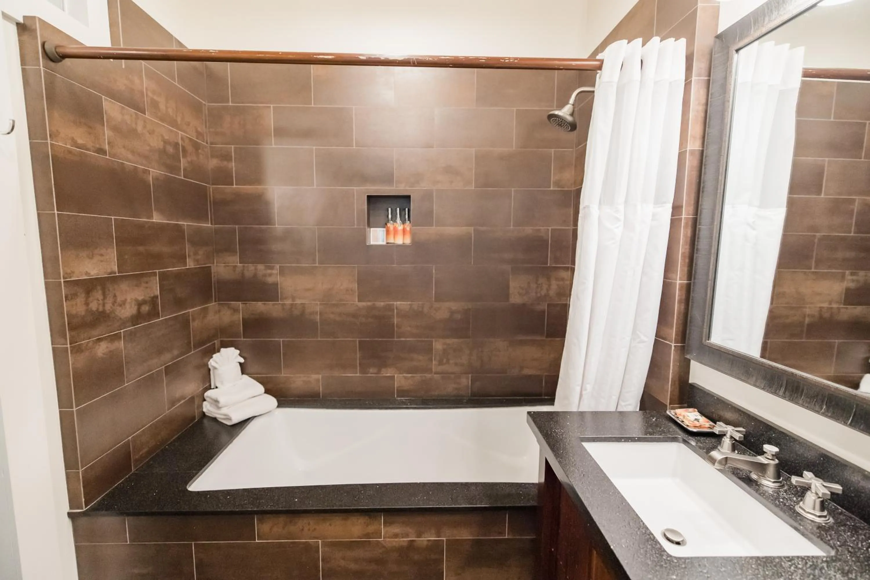 Bathroom in Lumeria Maui, Educational Retreat Center