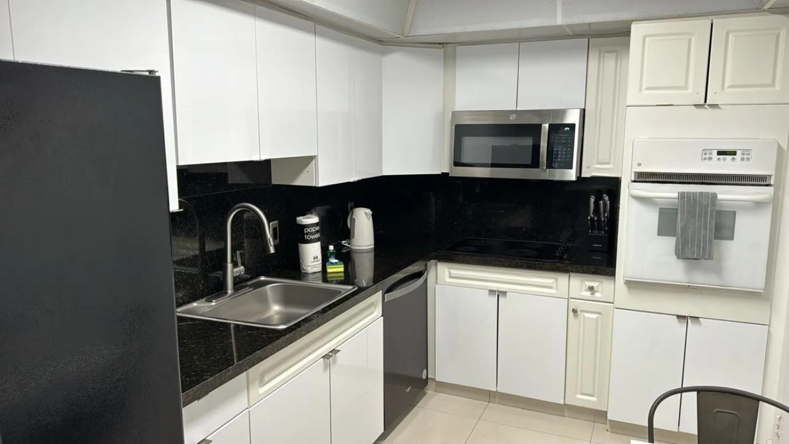 Miami Hallandale Condo, Partial Ocean View Direct Beach and Pool Access Miami Hollywood Beach