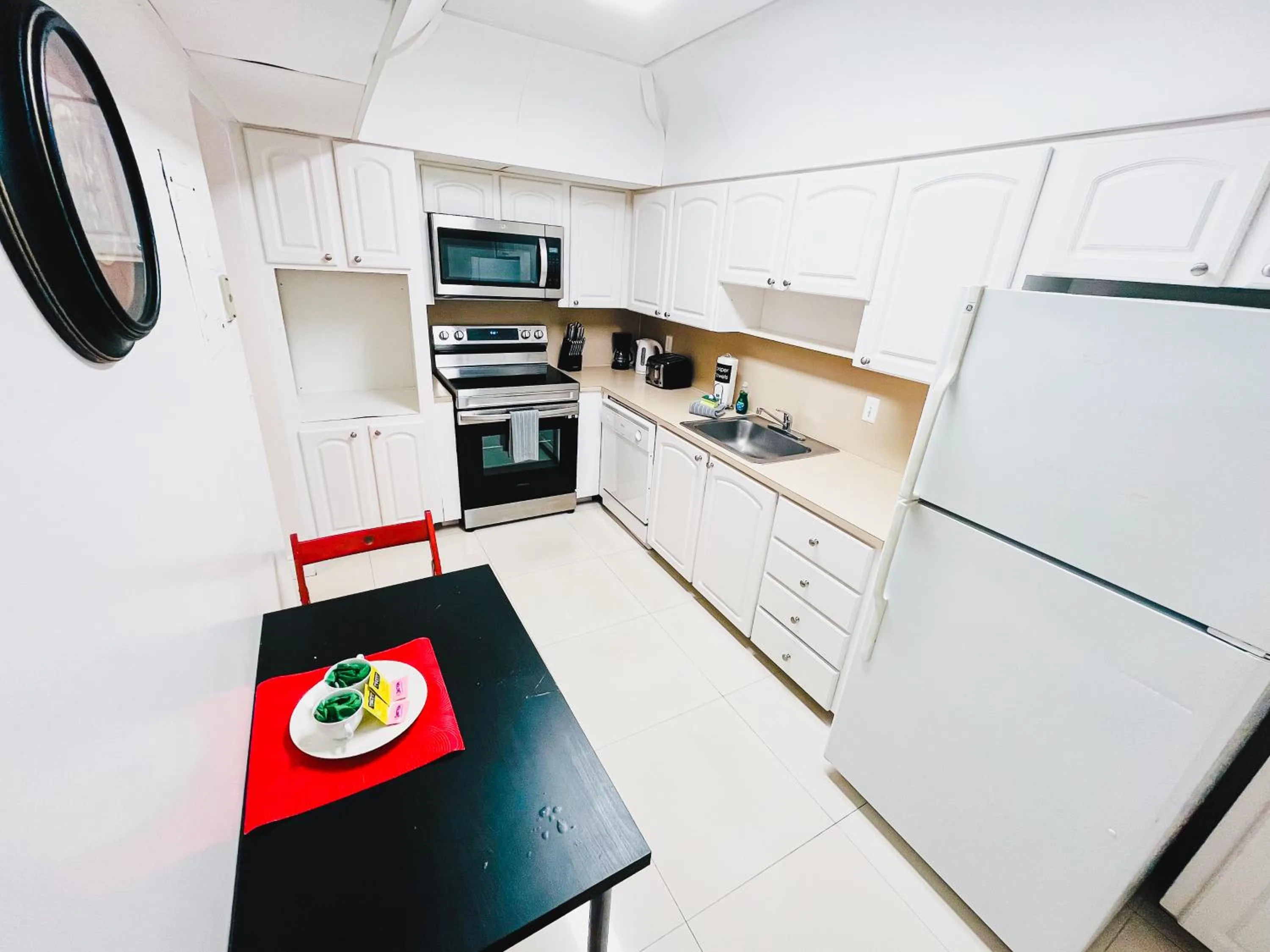 Miami Hallandale Condo, Partial Ocean View Direct Beach and Pool Access Miami Hollywood Beach