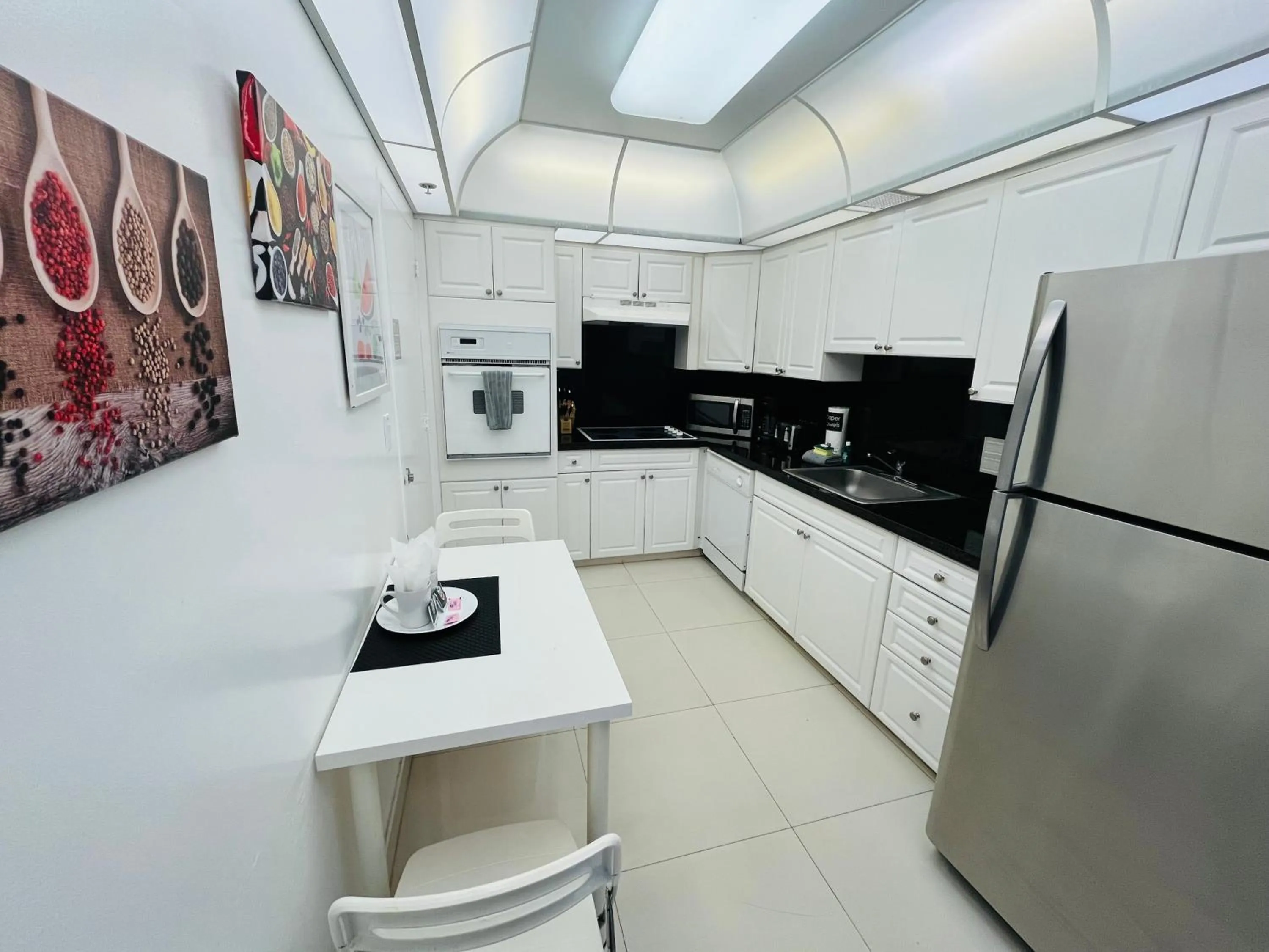 Miami Hallandale Condo, Partial Ocean View Direct Beach and Pool Access Miami Hollywood Beach