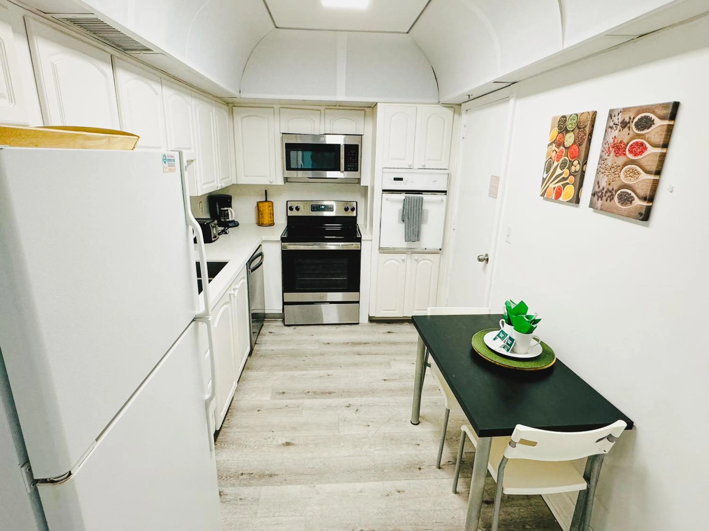 Miami Hallandale Condo, Partial Ocean View Direct Beach and Pool Access Miami Hollywood Beach