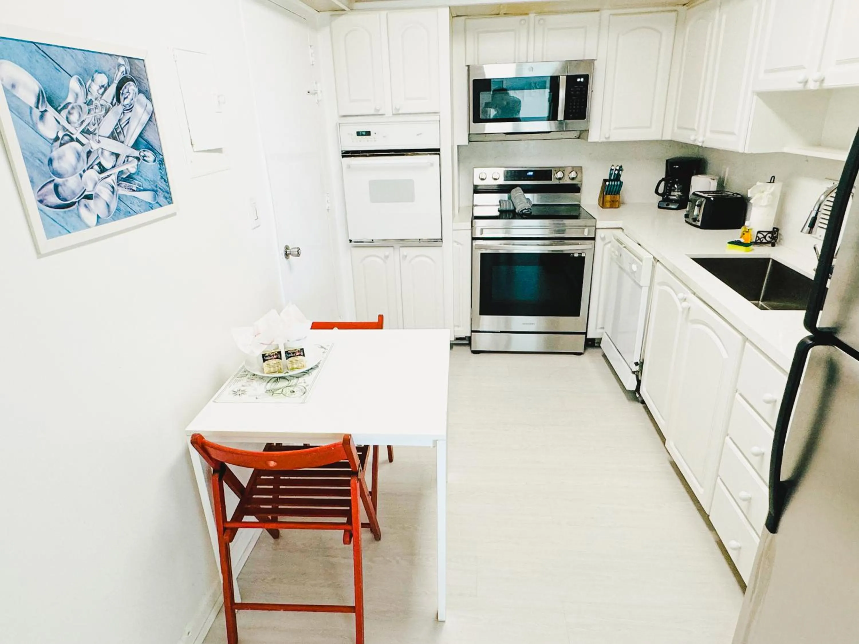 Miami Hallandale Condo, Partial Ocean View Direct Beach and Pool Access Miami Hollywood Beach