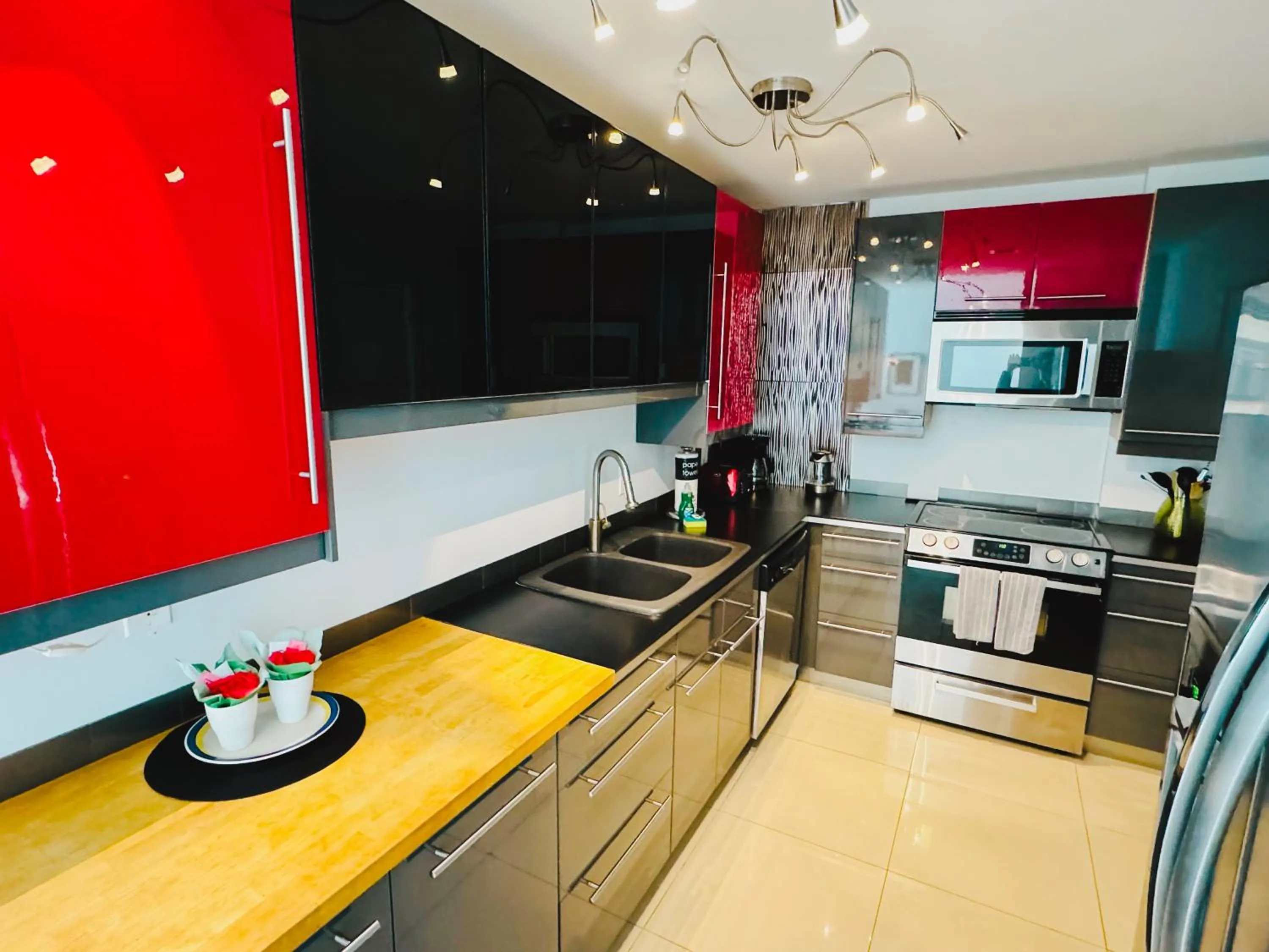 Miami Hallandale Condo, Partial Ocean View Direct Beach and Pool Access Miami Hollywood Beach