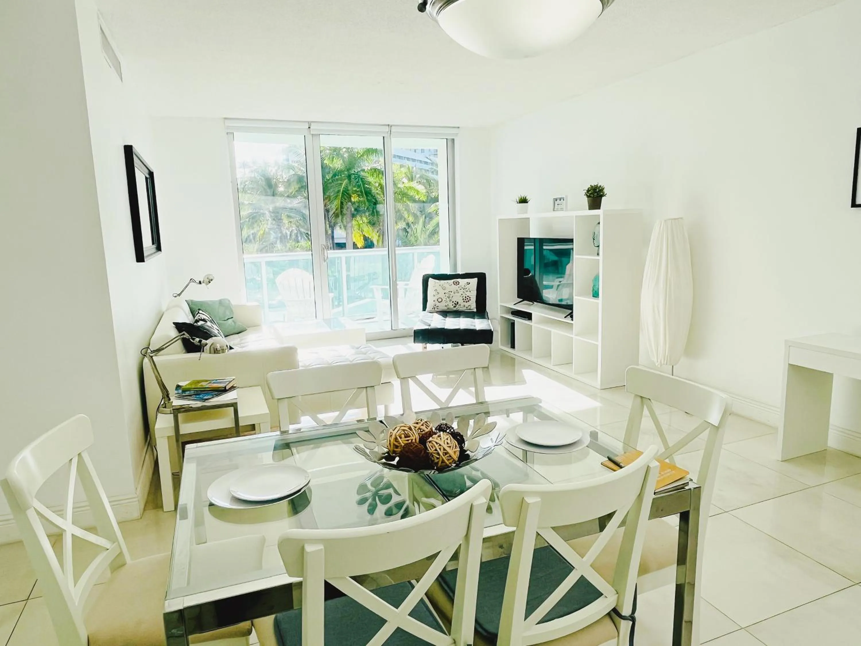 Miami Hallandale Condo, Partial Ocean View Direct Beach and Pool Access Miami Hollywood Beach