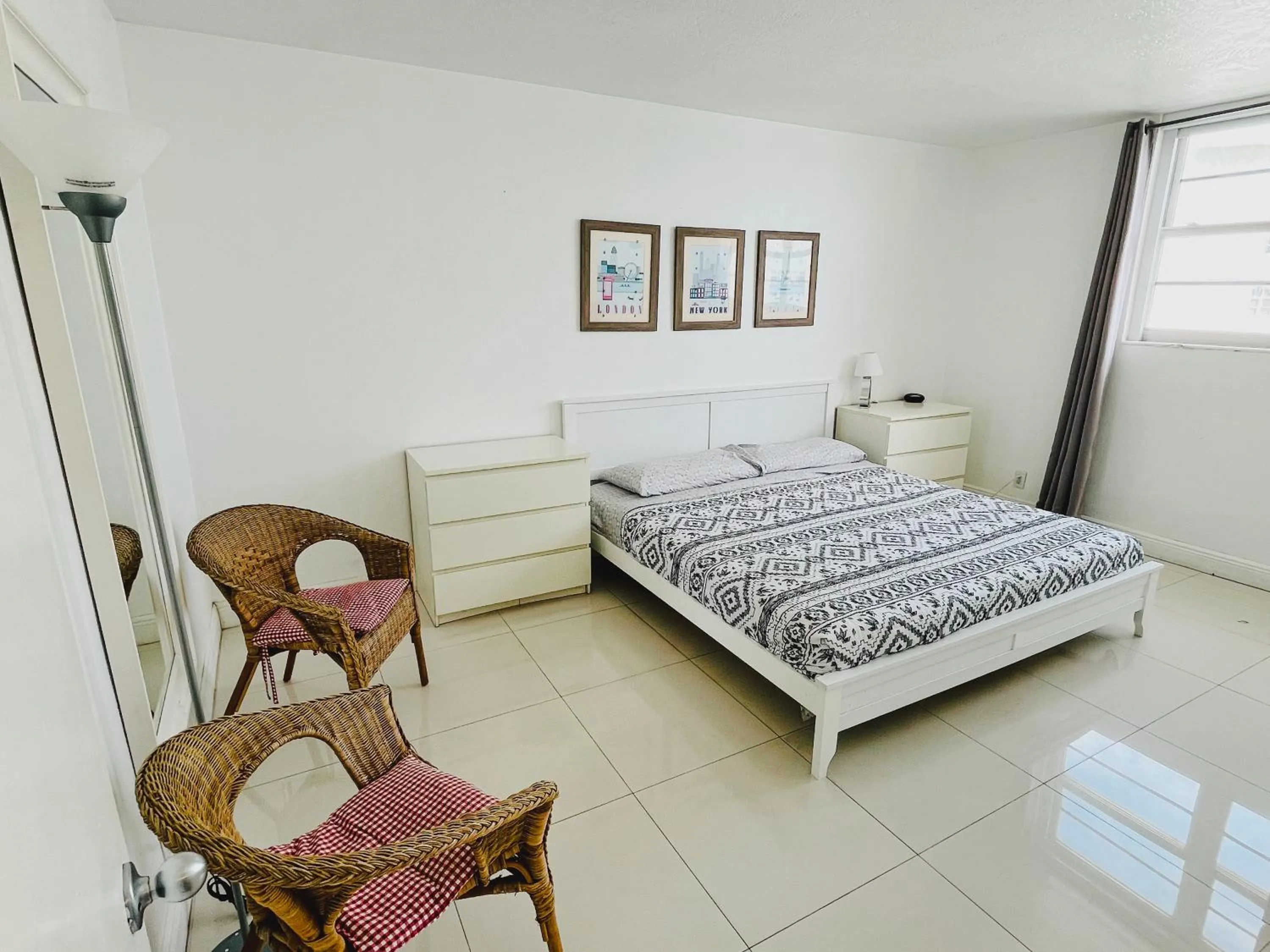 Bed in Miami Hallandale Condo, Partial Ocean View Direct Beach and Pool Access Miami Hollywood Beach