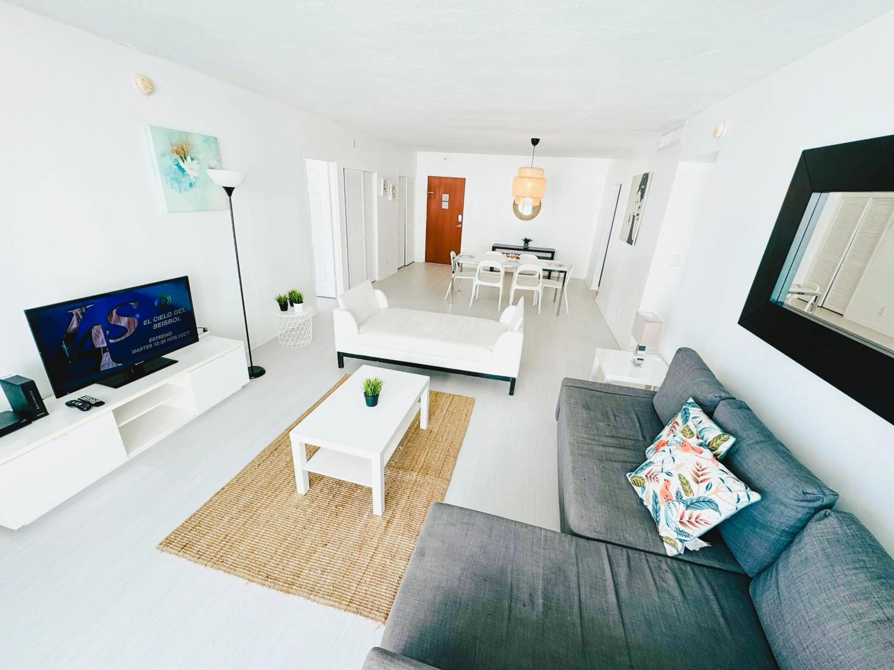 Miami Hallandale Condo, Partial Ocean View Direct Beach and Pool Access Miami Hollywood Beach