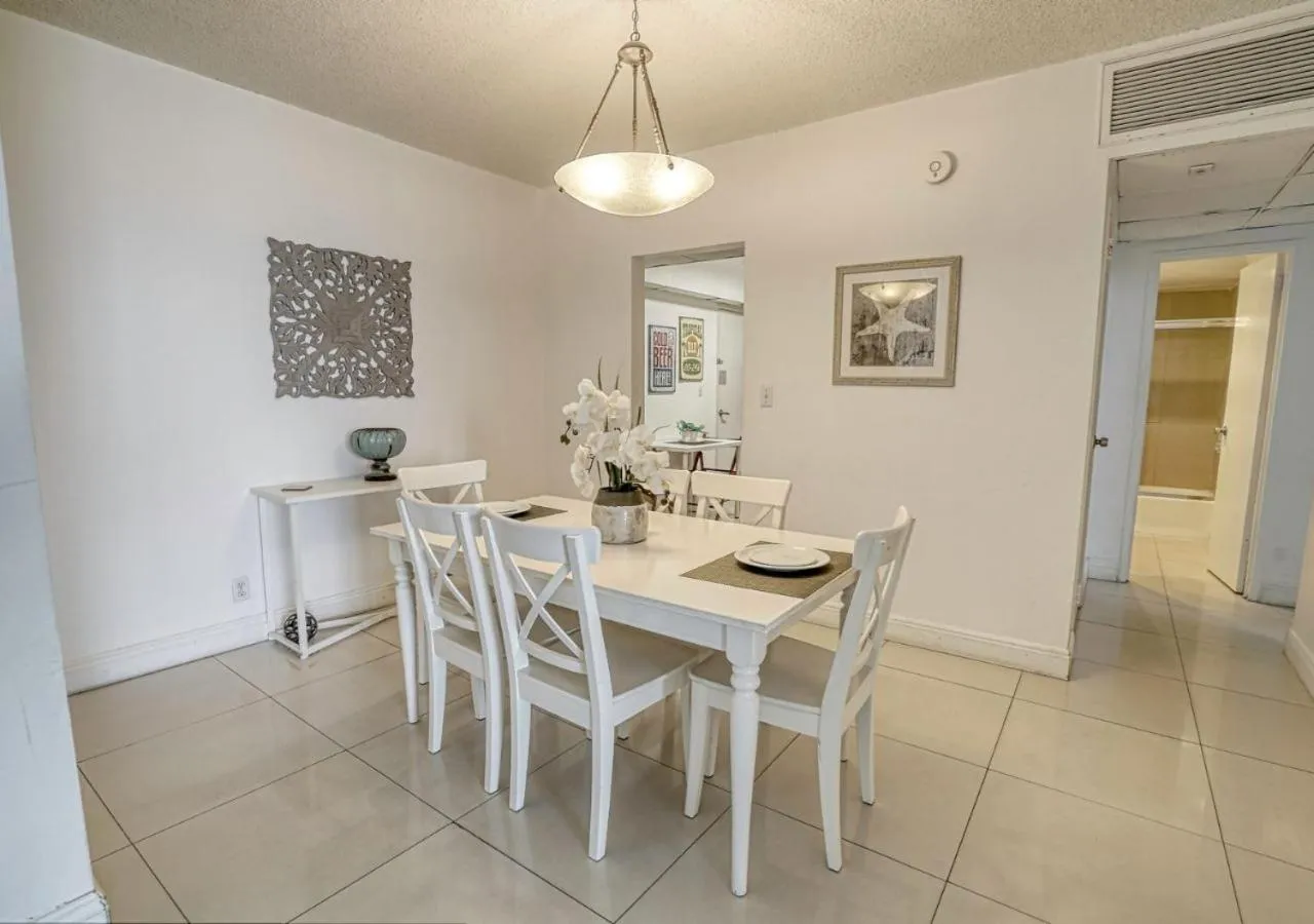 Seating area in Miami Hallandale Condo, Partial Ocean View Direct Beach and Pool Access Miami Hollywood Beach