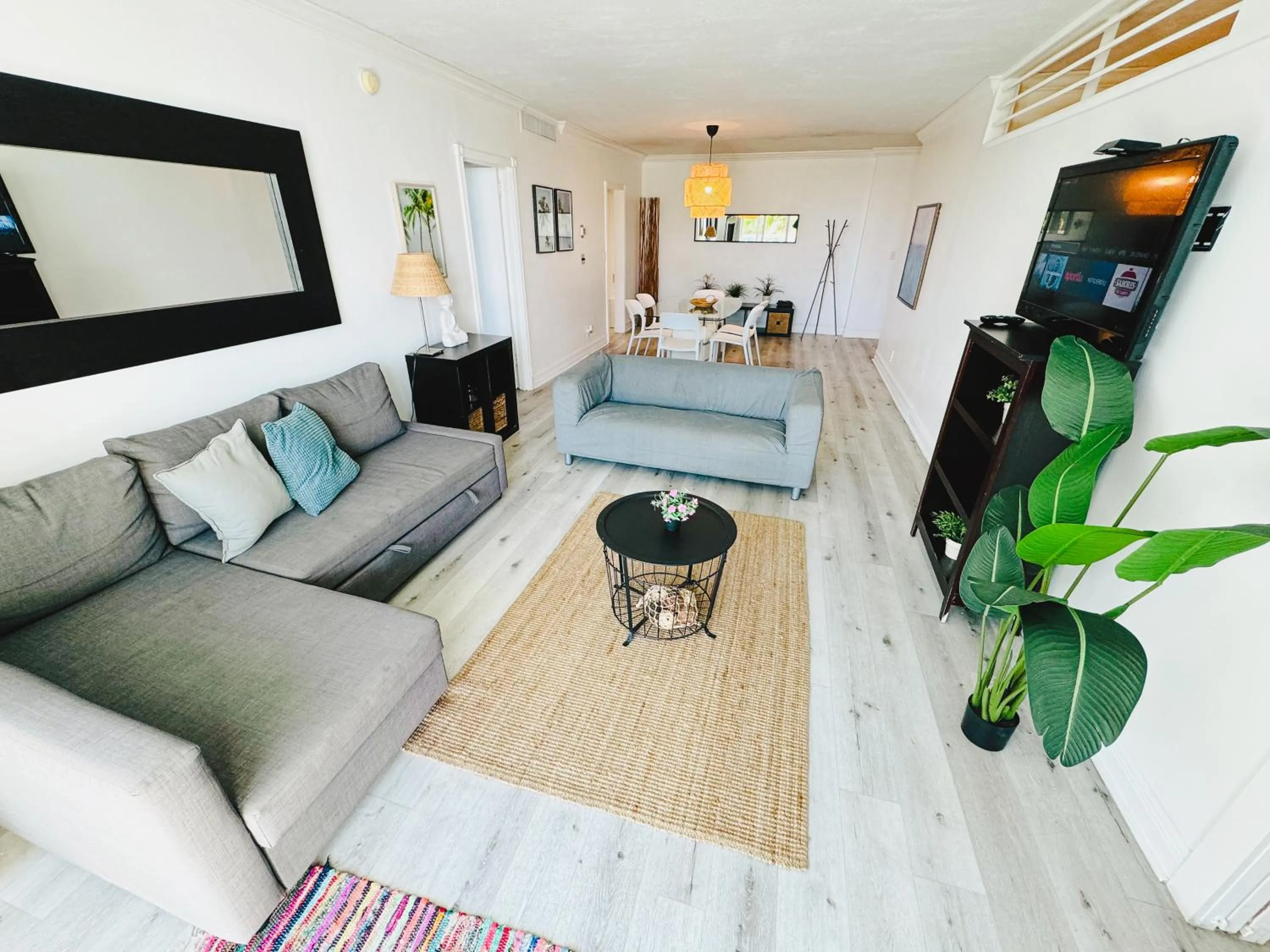 Miami Hallandale Condo, Partial Ocean View Direct Beach and Pool Access Miami Hollywood Beach