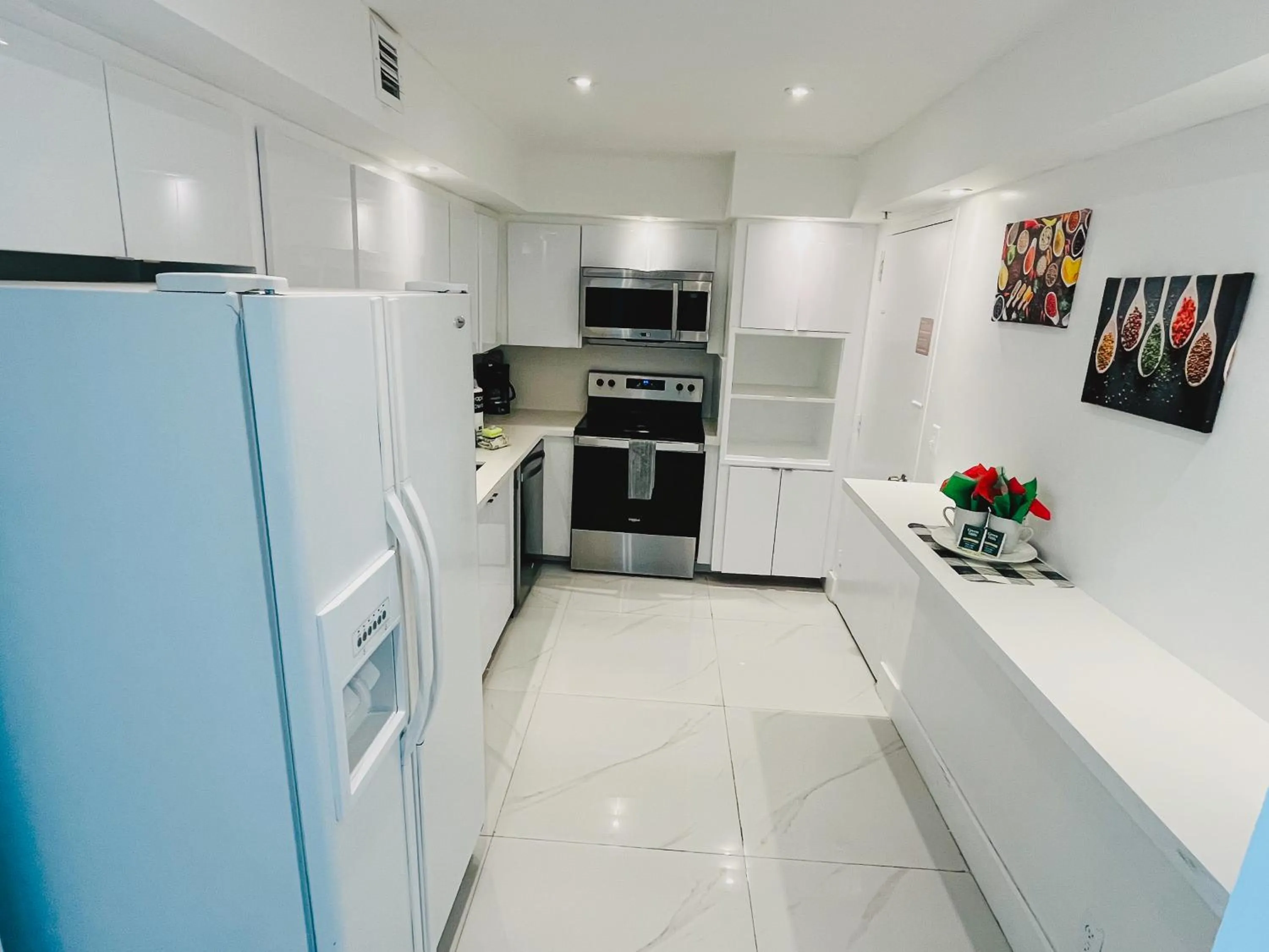 Miami Hallandale Condo, Partial Ocean View Direct Beach and Pool Access Miami Hollywood Beach