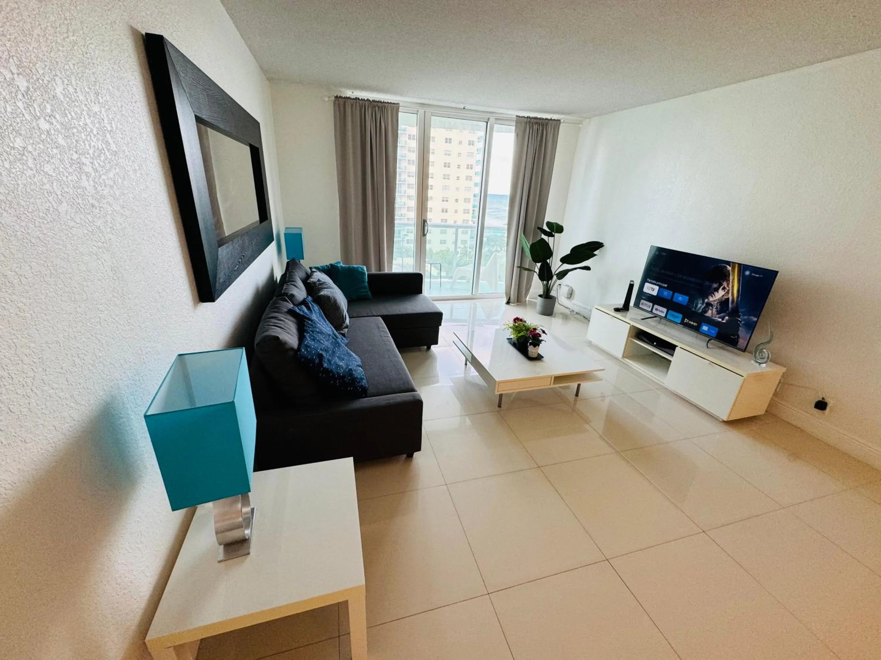 Miami Hallandale Condo, Partial Ocean View Direct Beach and Pool Access Miami Hollywood Beach