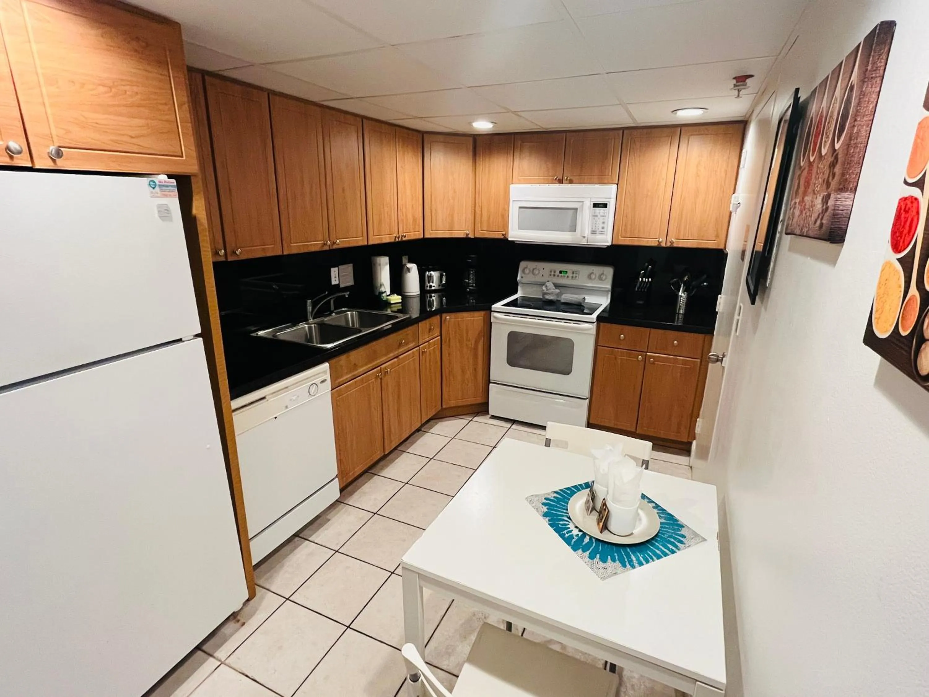 Miami Hallandale Condo, Partial Ocean View Direct Beach and Pool Access Miami Hollywood Beach