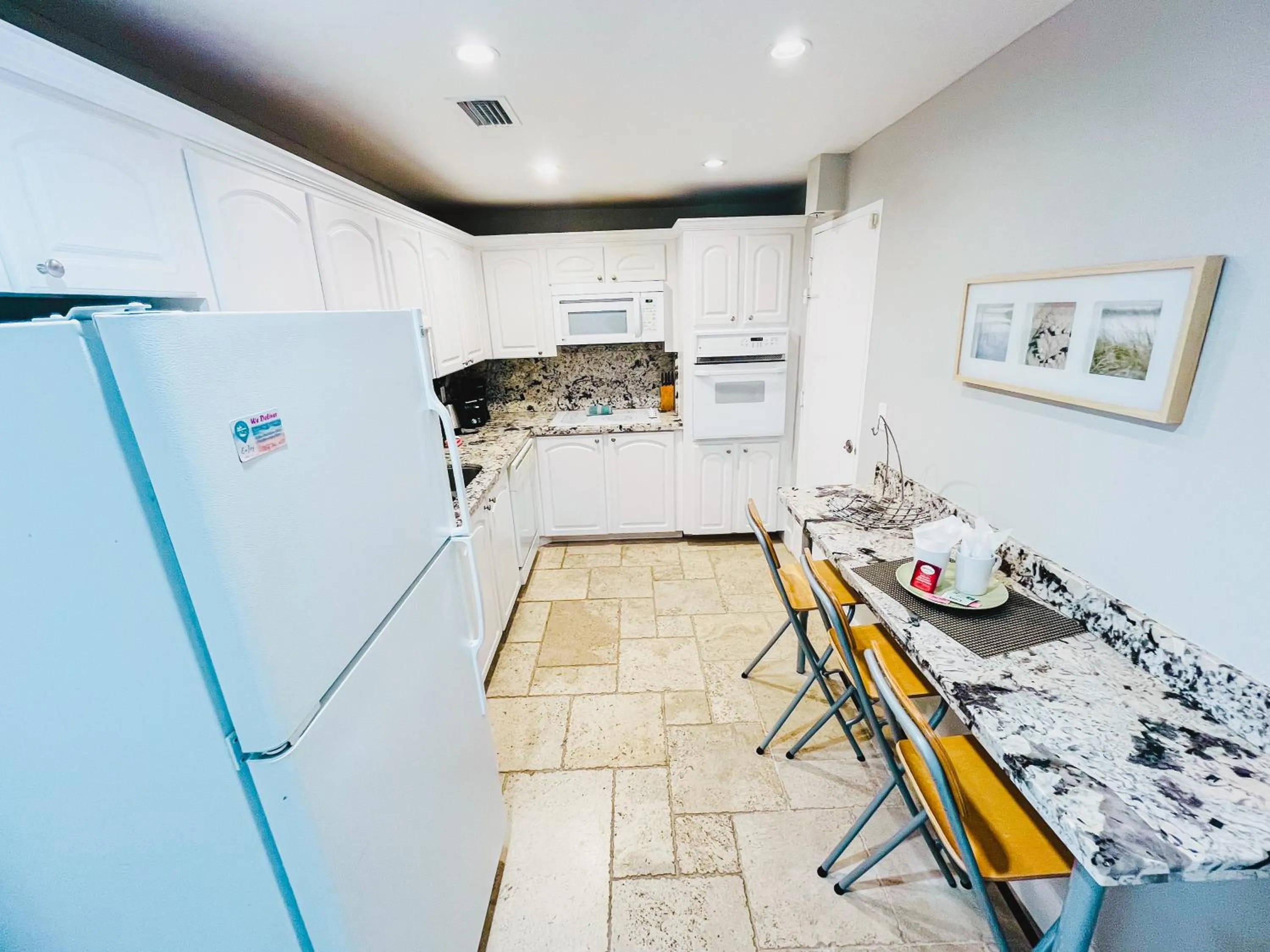 Miami Hallandale Condo, Partial Ocean View Direct Beach and Pool Access Miami Hollywood Beach