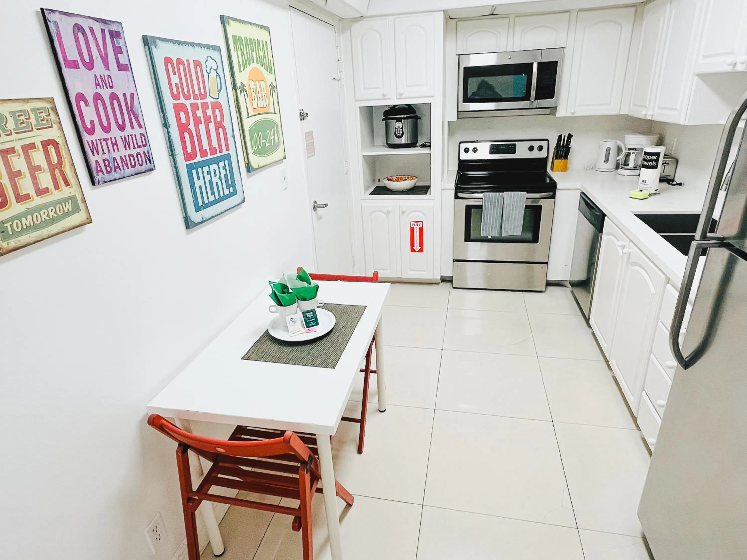 Miami Hallandale Condo, Partial Ocean View Direct Beach and Pool Access Miami Hollywood Beach