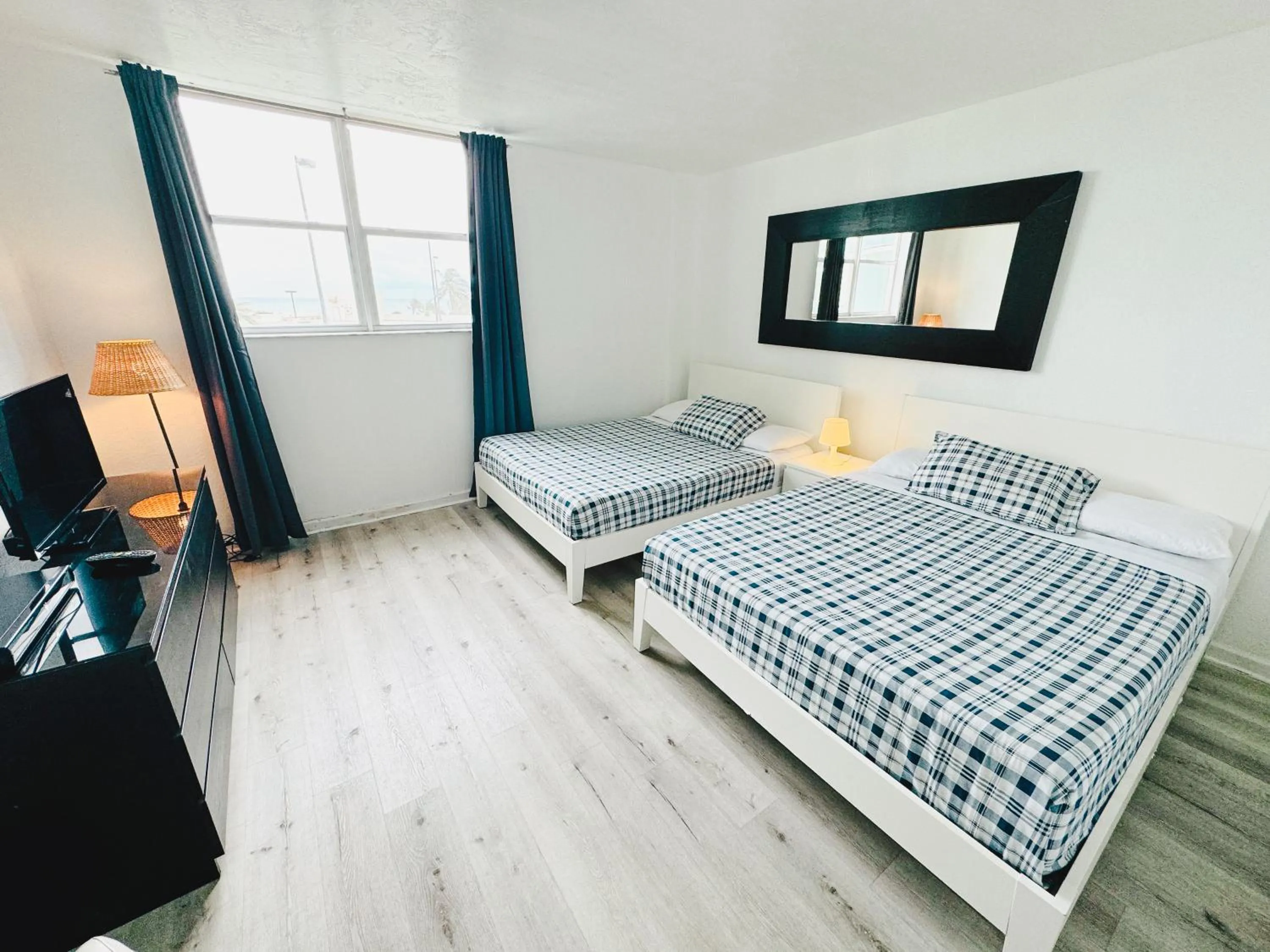 Bed in Miami Hallandale Condo, Partial Ocean View Direct Beach and Pool Access Miami Hollywood Beach