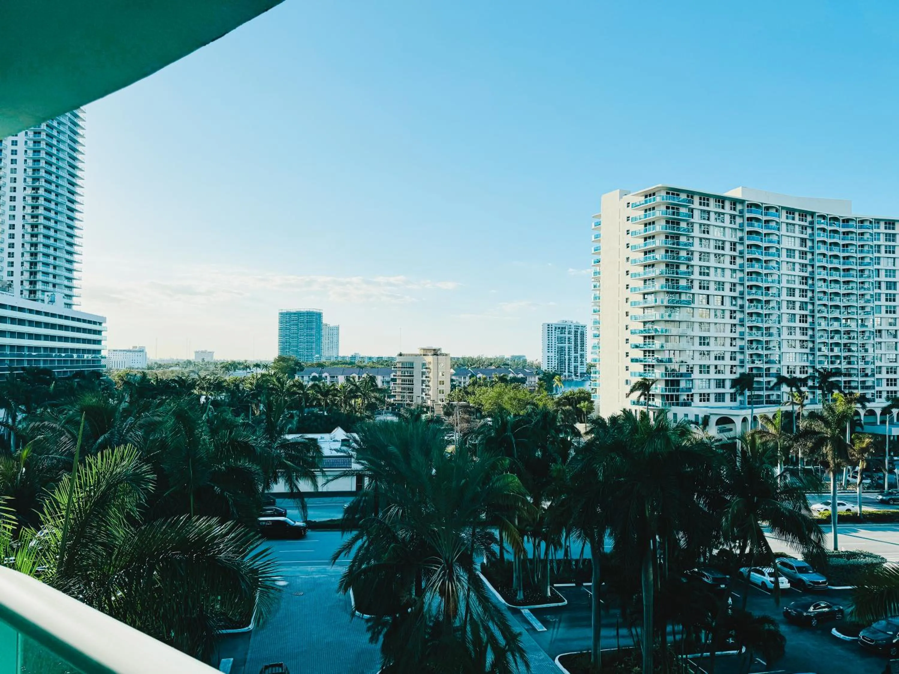 Miami Hallandale Condo, Partial Ocean View Direct Beach and Pool Access Miami Hollywood Beach