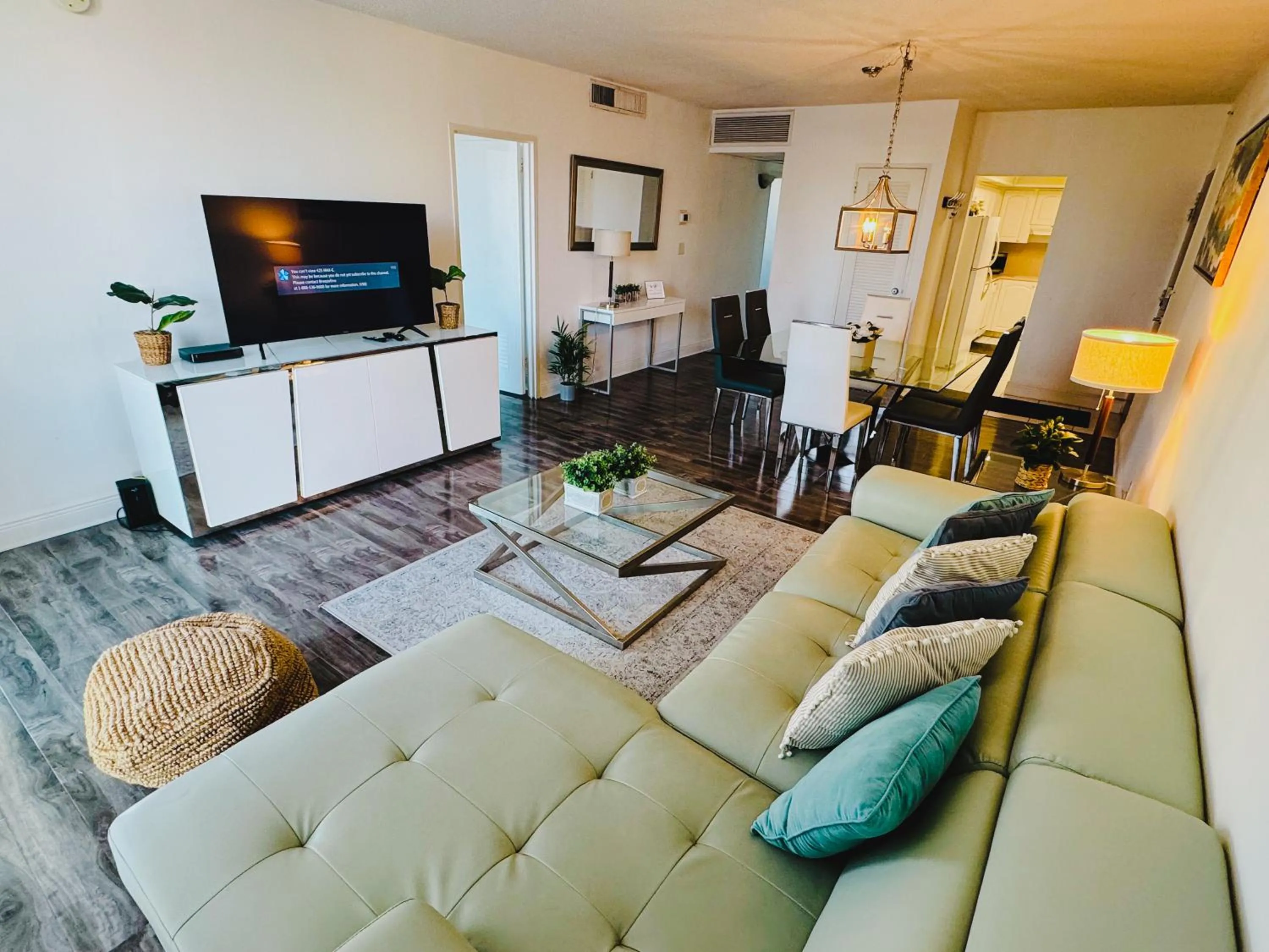 Miami Hallandale Condo, Partial Ocean View Direct Beach and Pool Access Miami Hollywood Beach