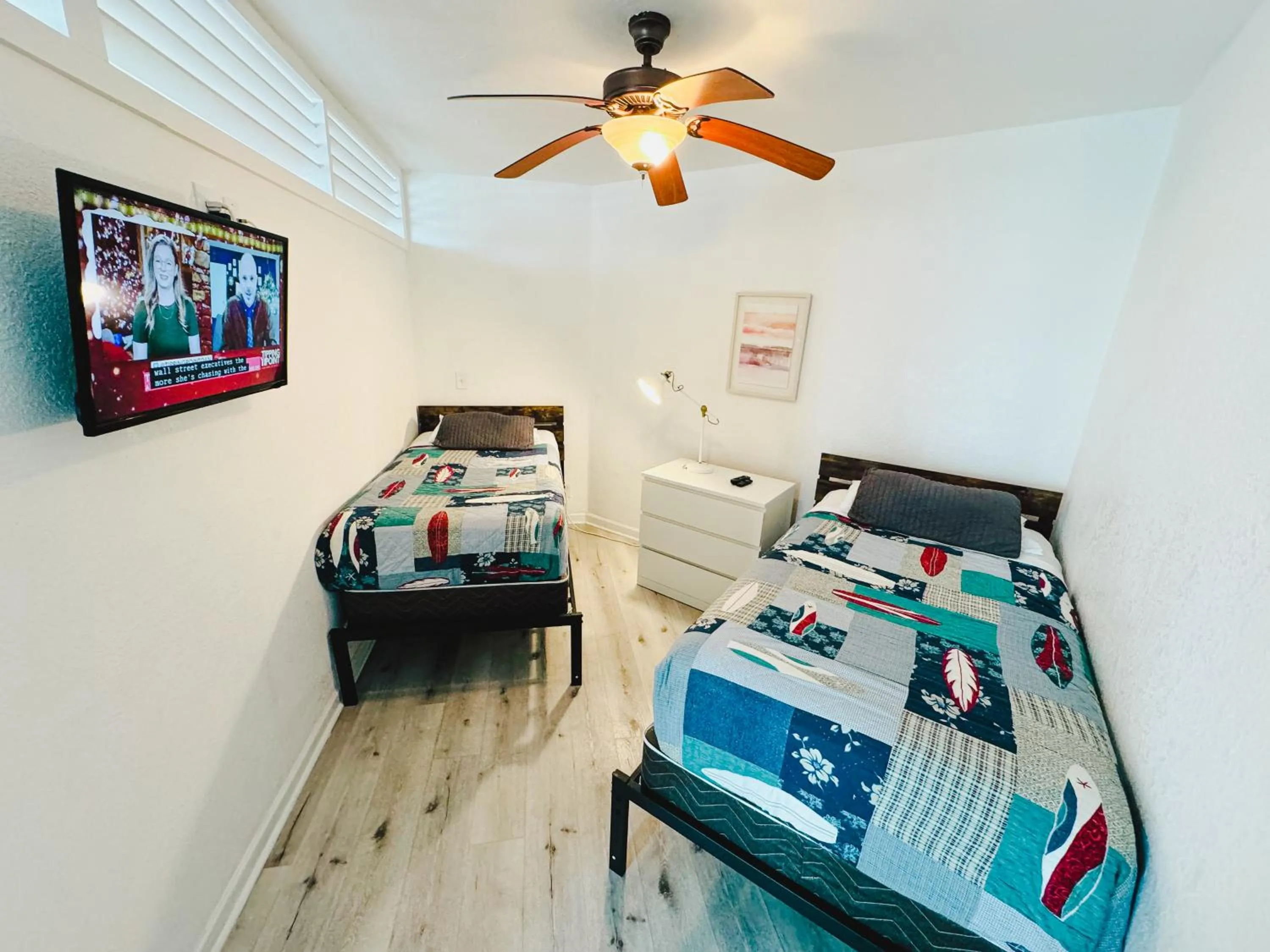 Bed in Miami Hallandale Condo, Partial Ocean View Direct Beach and Pool Access Miami Hollywood Beach