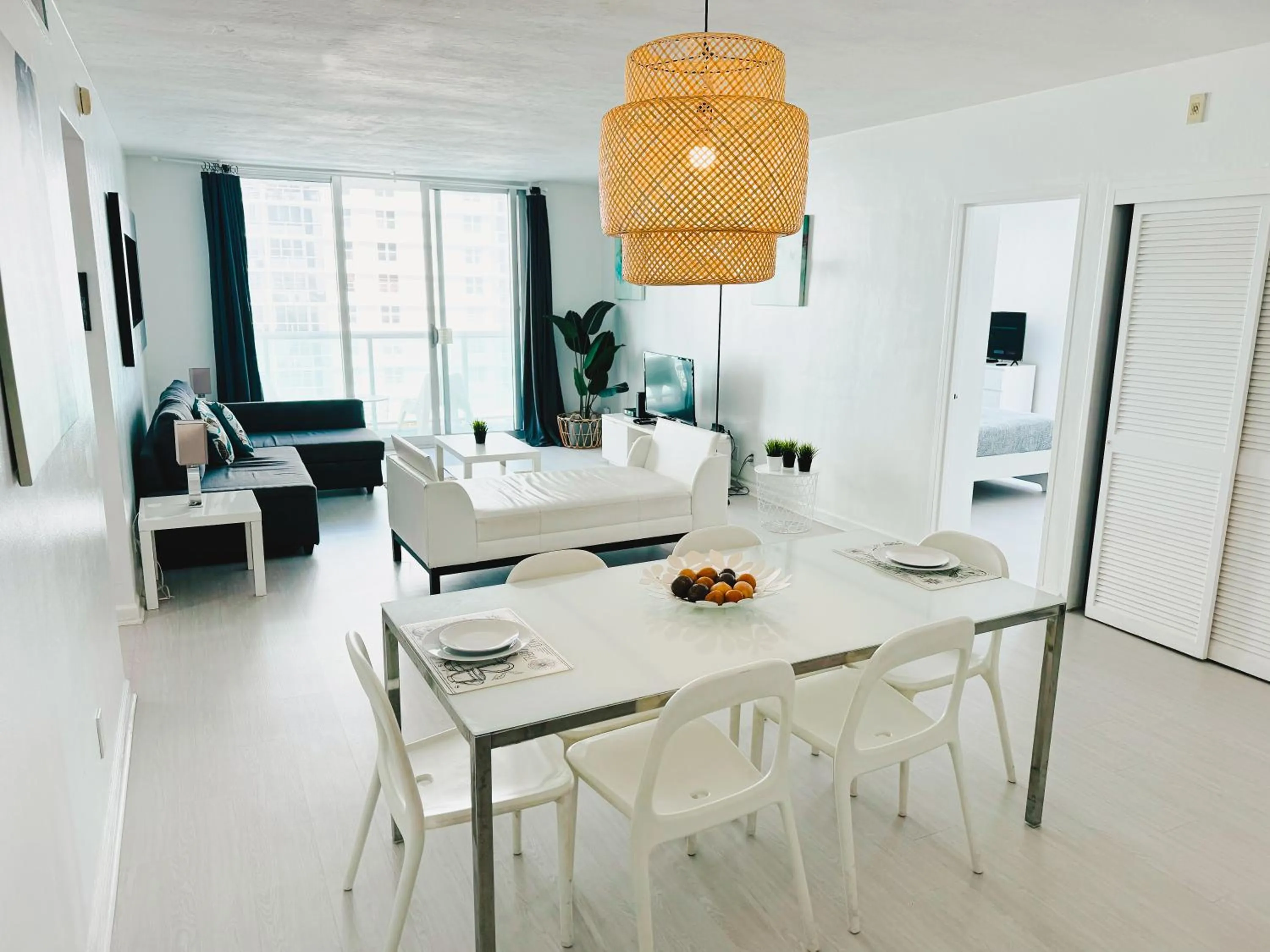 Miami Hallandale Condo, Partial Ocean View Direct Beach and Pool Access Miami Hollywood Beach