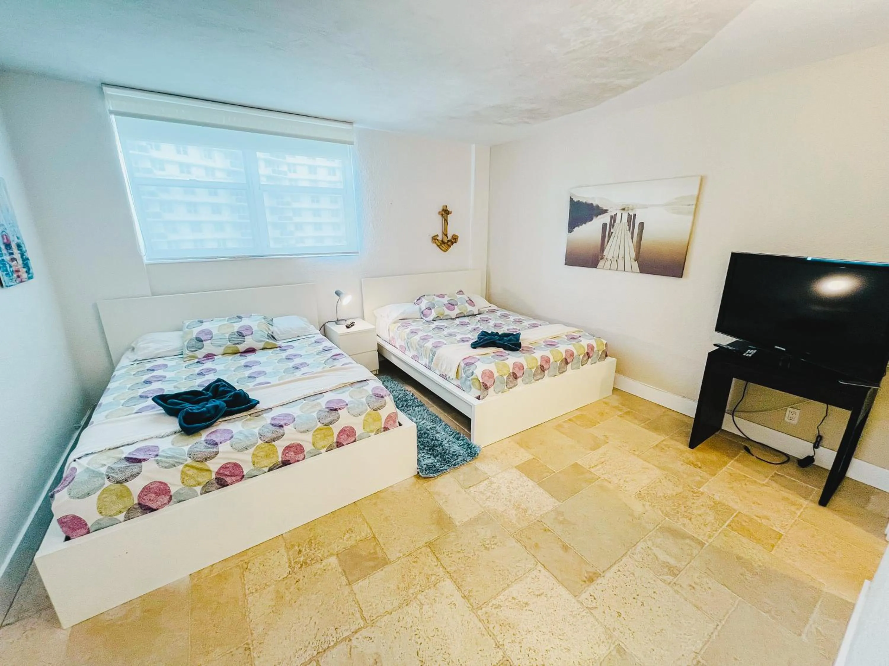Bed in Miami Hallandale Condo, Partial Ocean View Direct Beach and Pool Access Miami Hollywood Beach