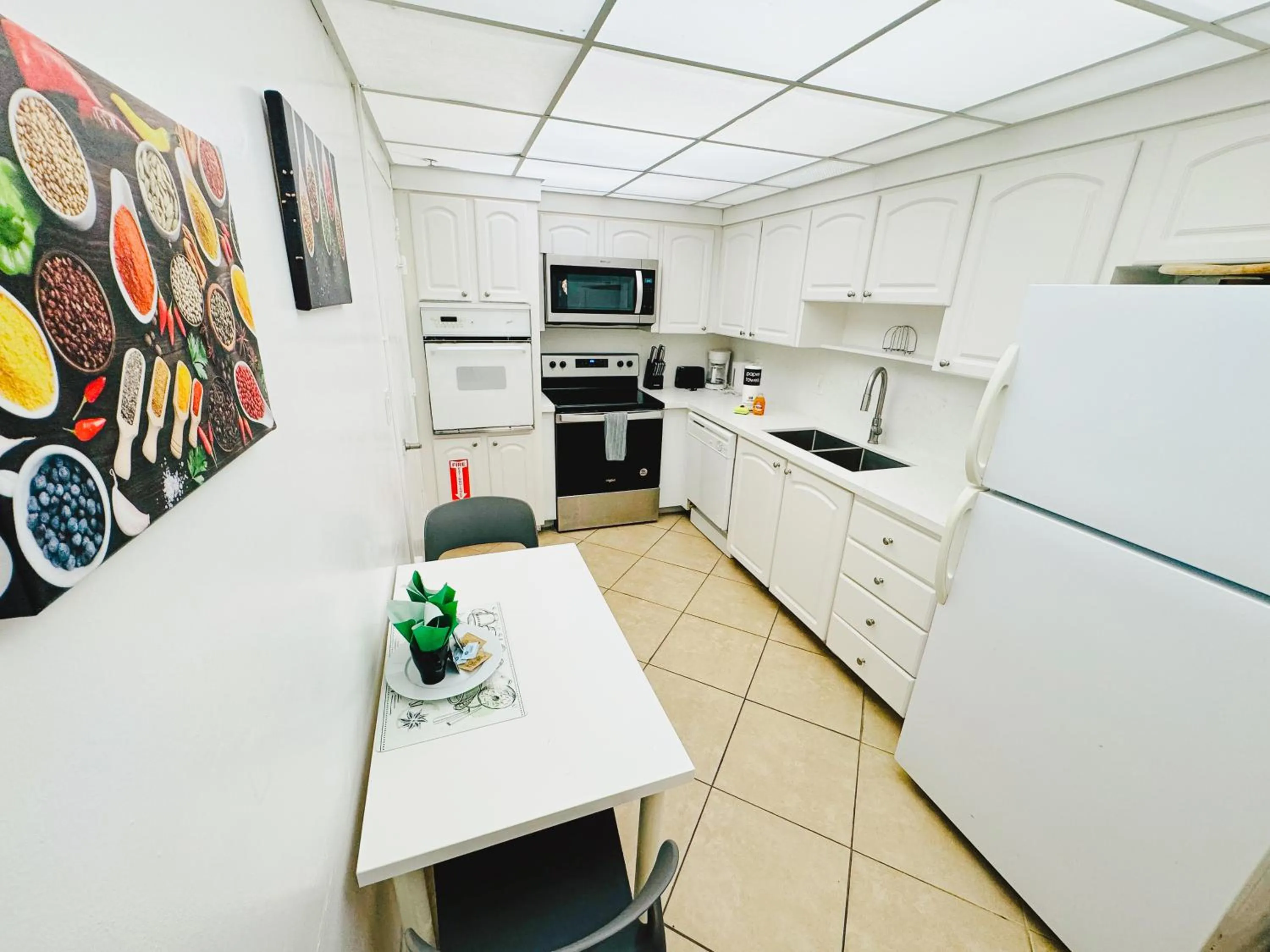 Miami Hallandale Condo, Partial Ocean View Direct Beach and Pool Access Miami Hollywood Beach