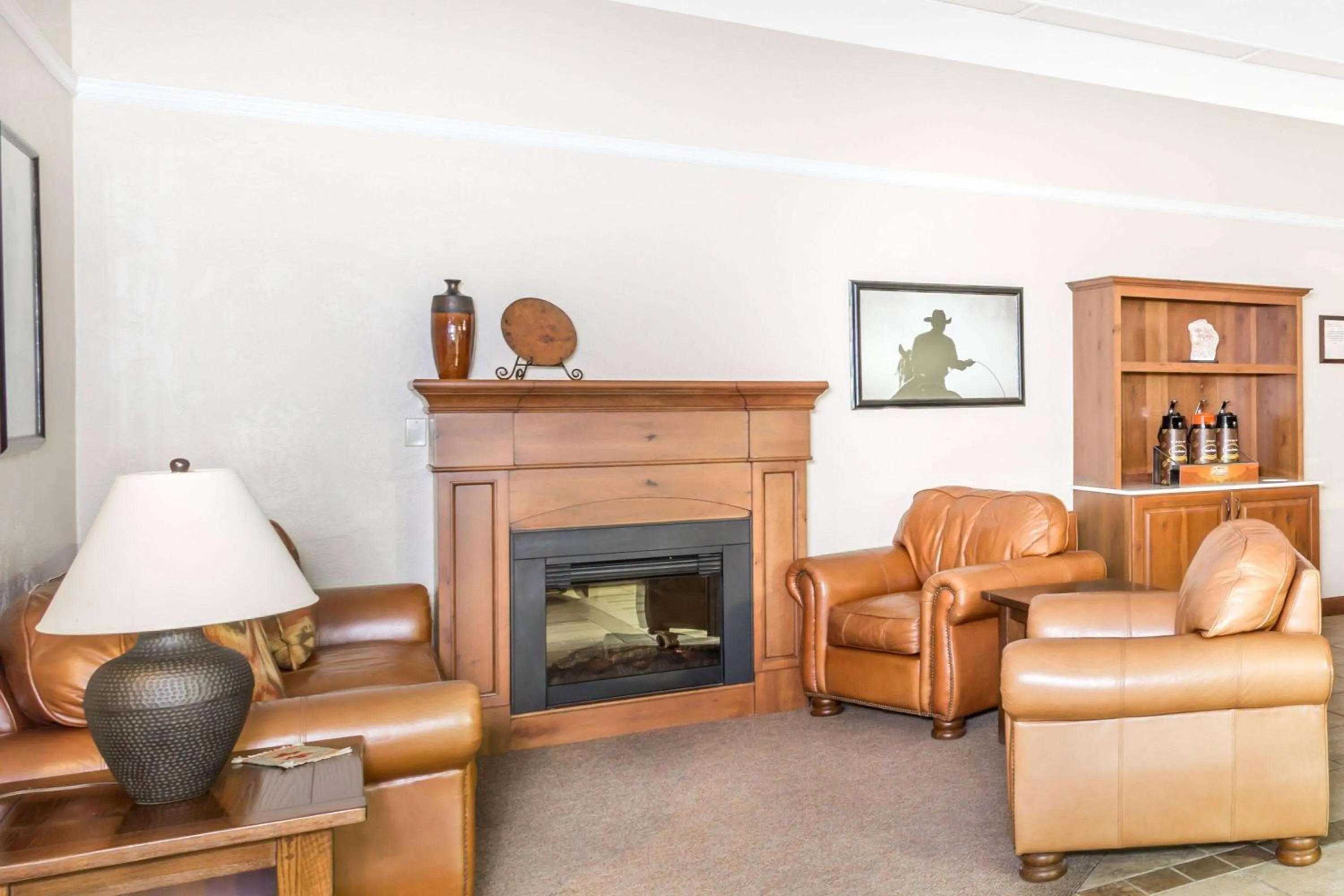 Lobby or reception in Super 8 by Wyndham Salina/Scenic Hills Area