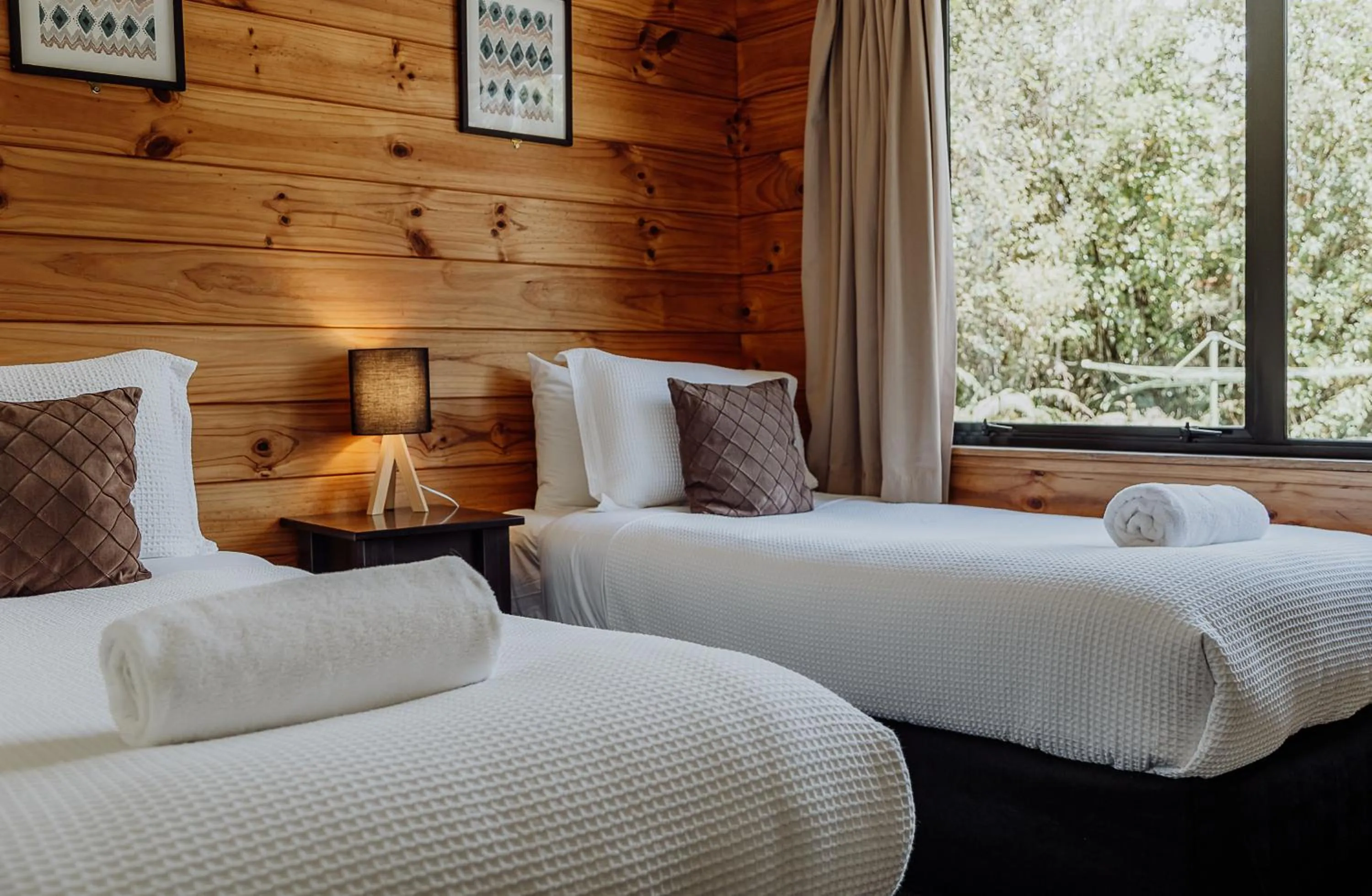 Bed in Rainforest Retreat