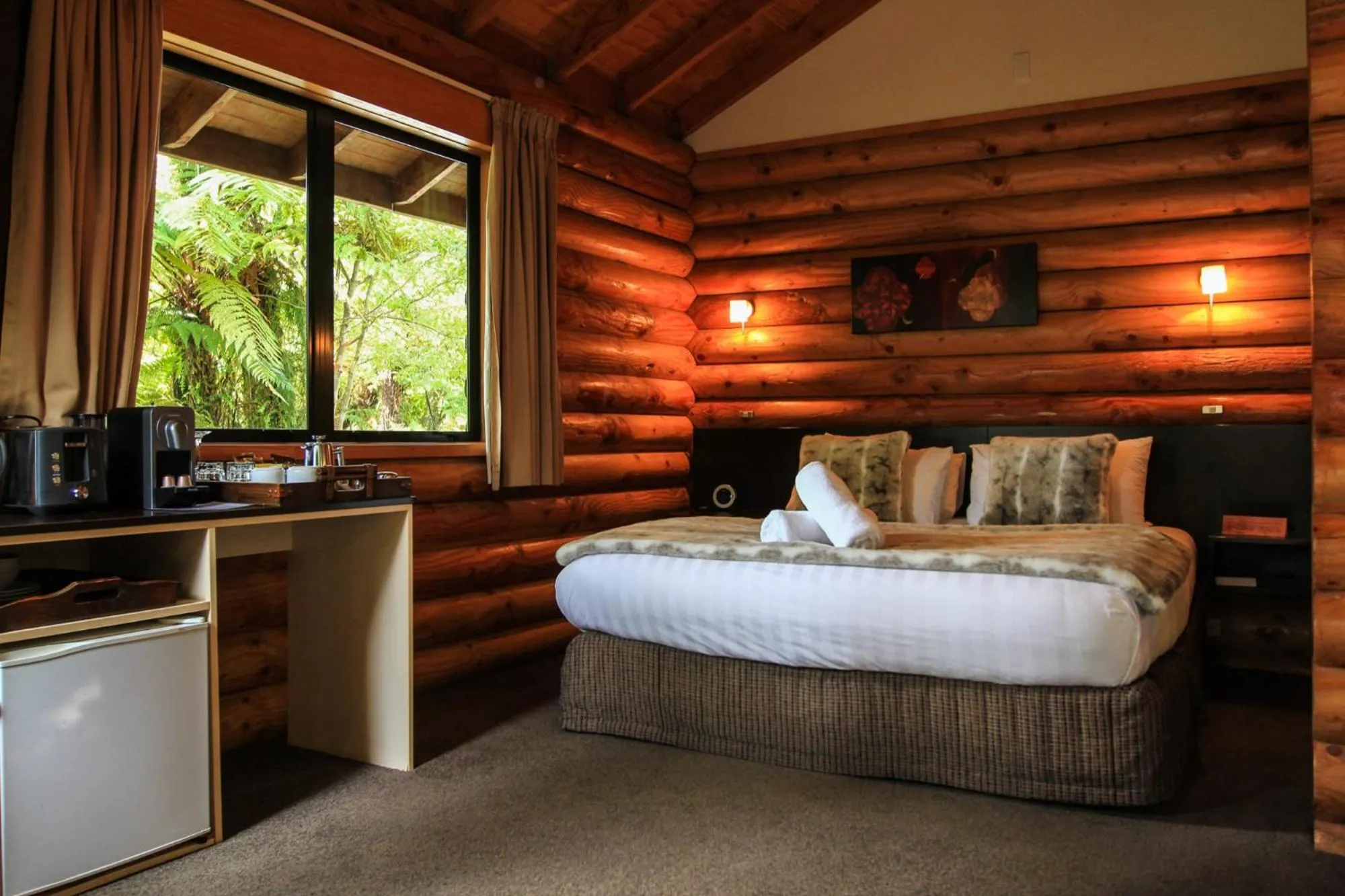 Bed in Rainforest Retreat