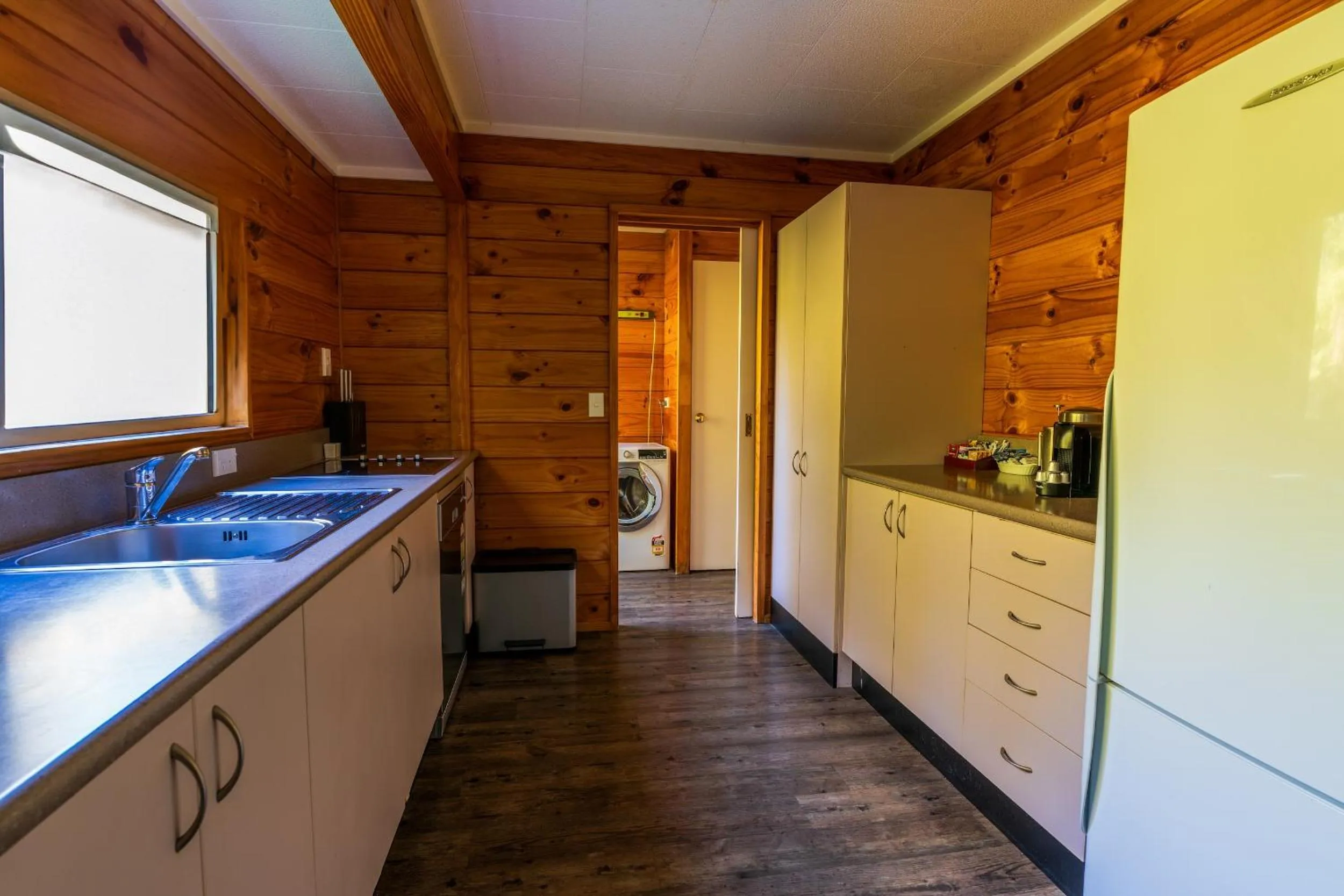 Kitchen or kitchenette in Rainforest Retreat