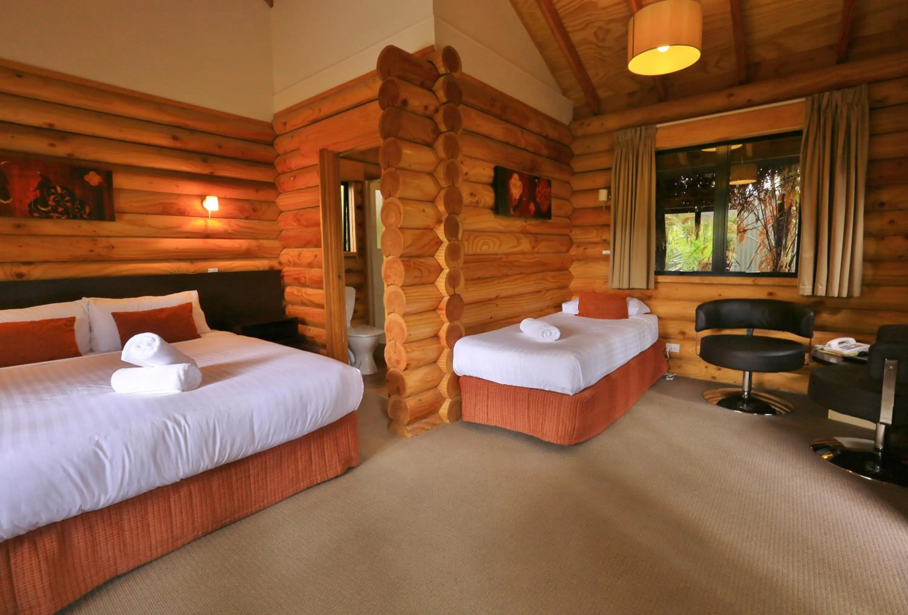 Day, Bed in Rainforest Retreat