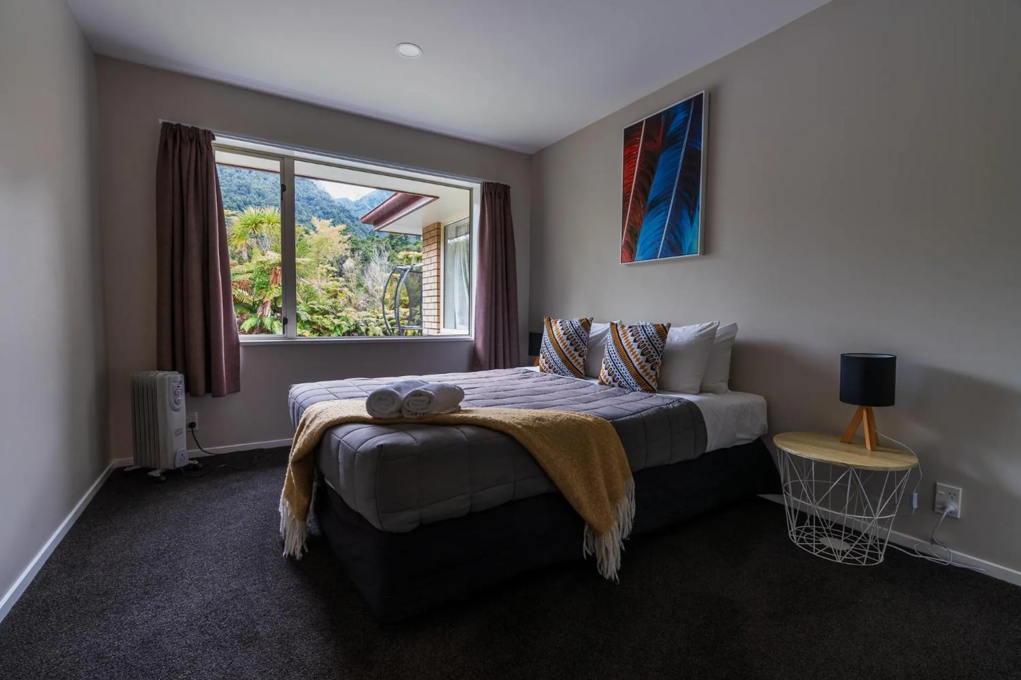 Bed in Rainforest Retreat