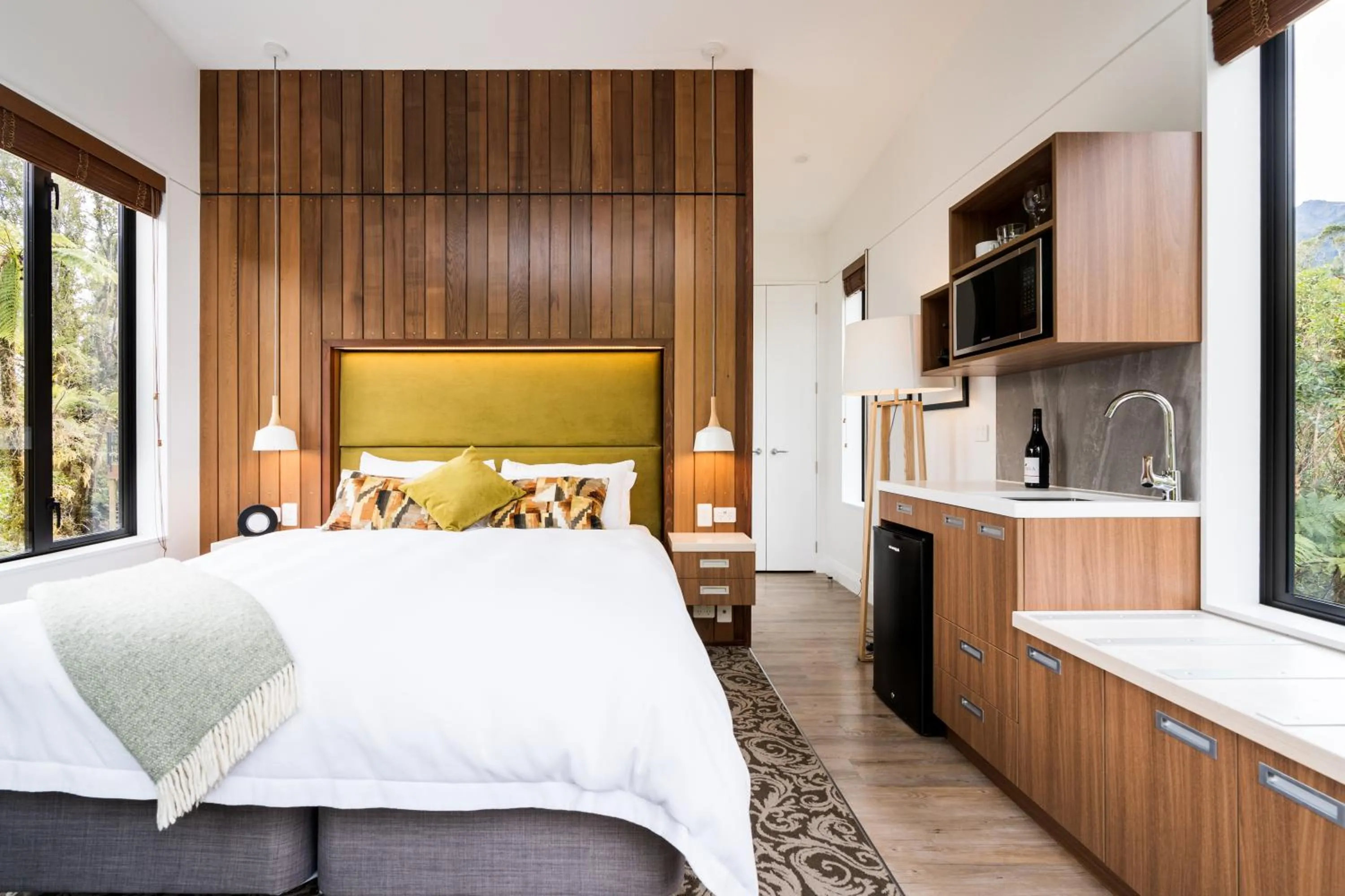 Bed in Rainforest Retreat