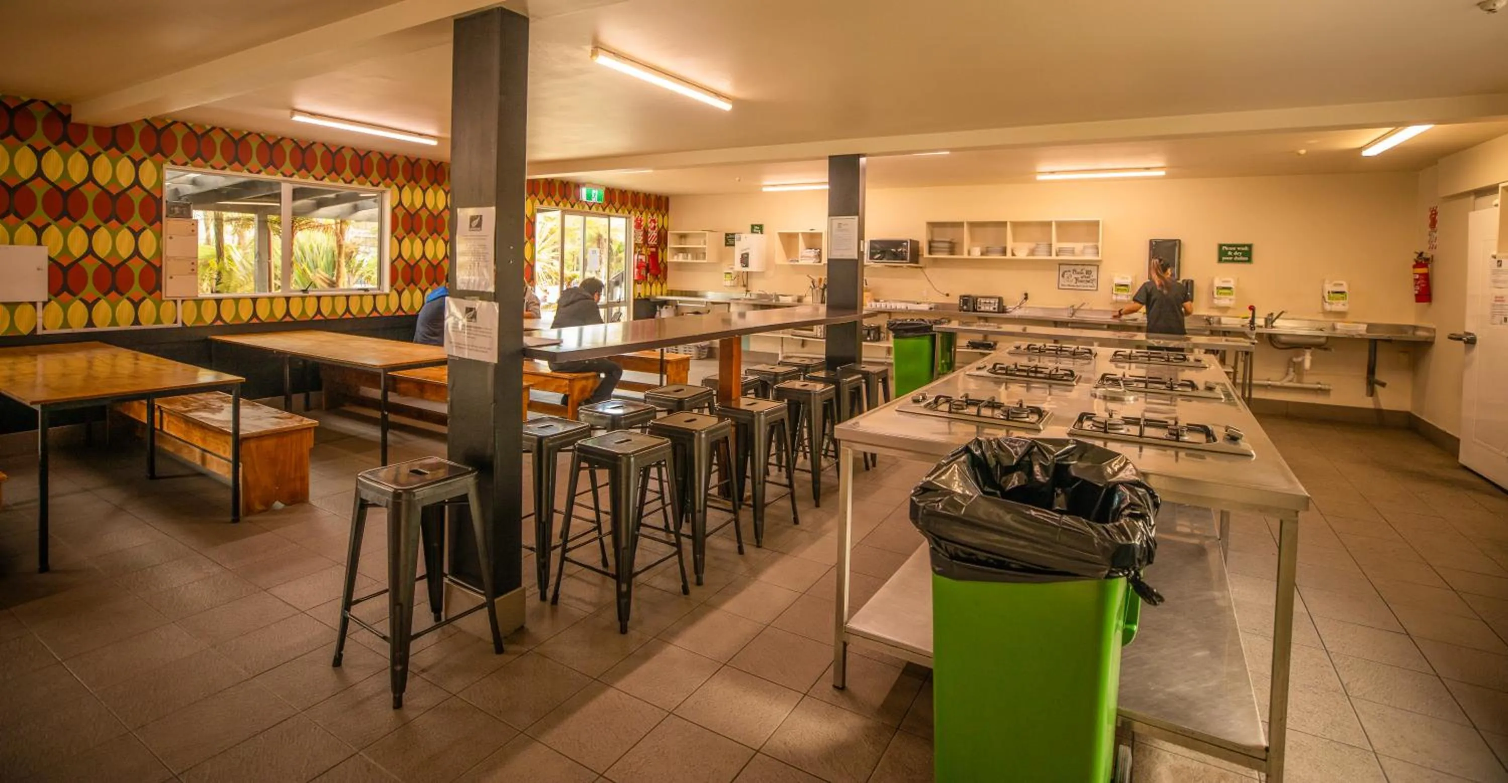 Communal kitchen in Rainforest Retreat