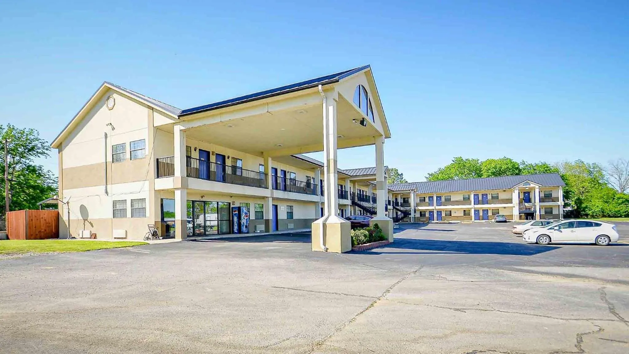 Property building in Motel 6-Atoka, OK