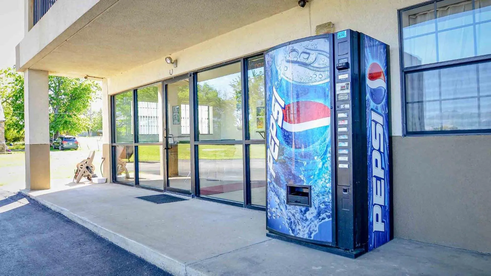 vending machine in Motel 6-Atoka, OK