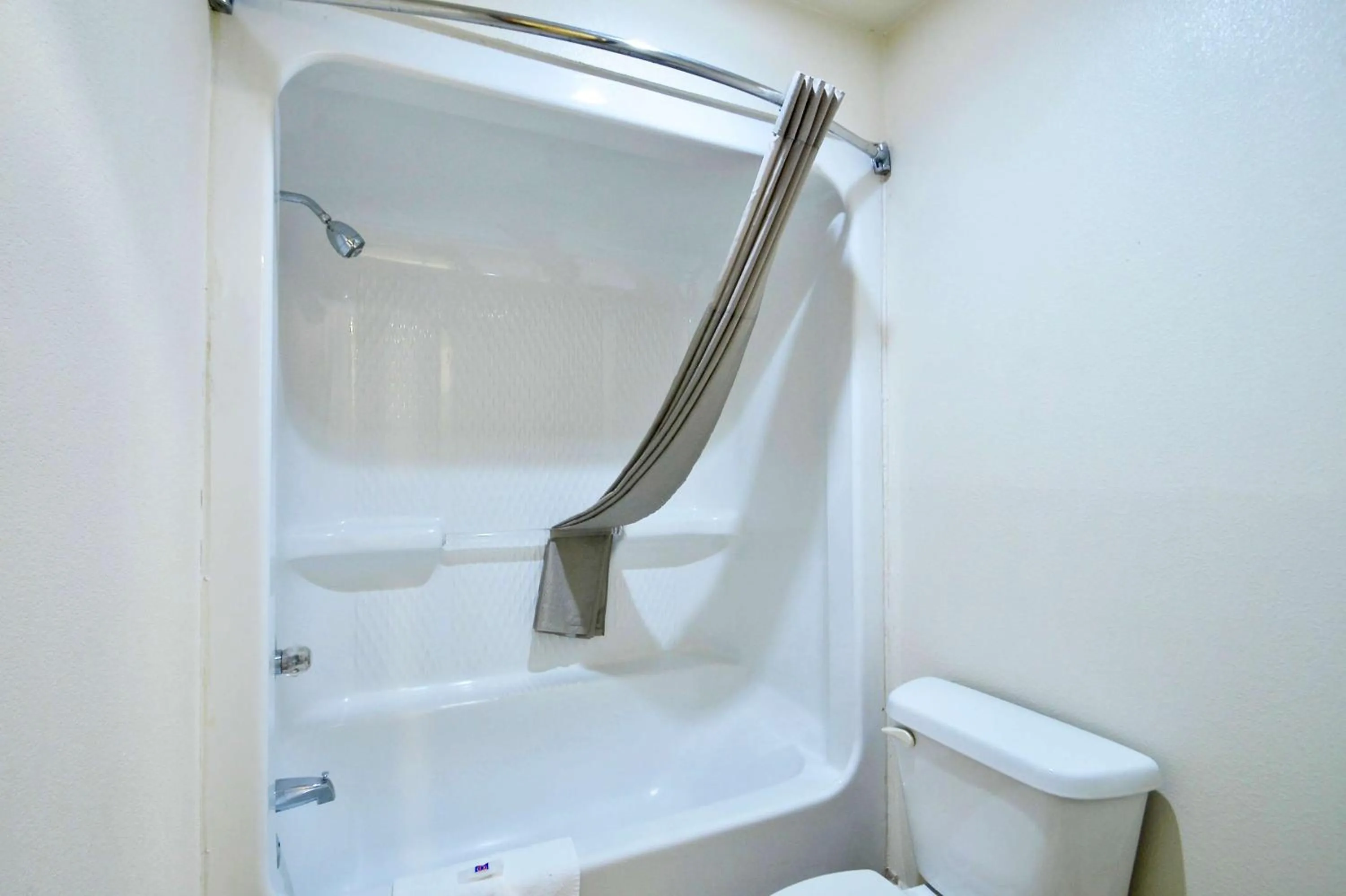 Bedroom in Motel 6-Atoka, OK