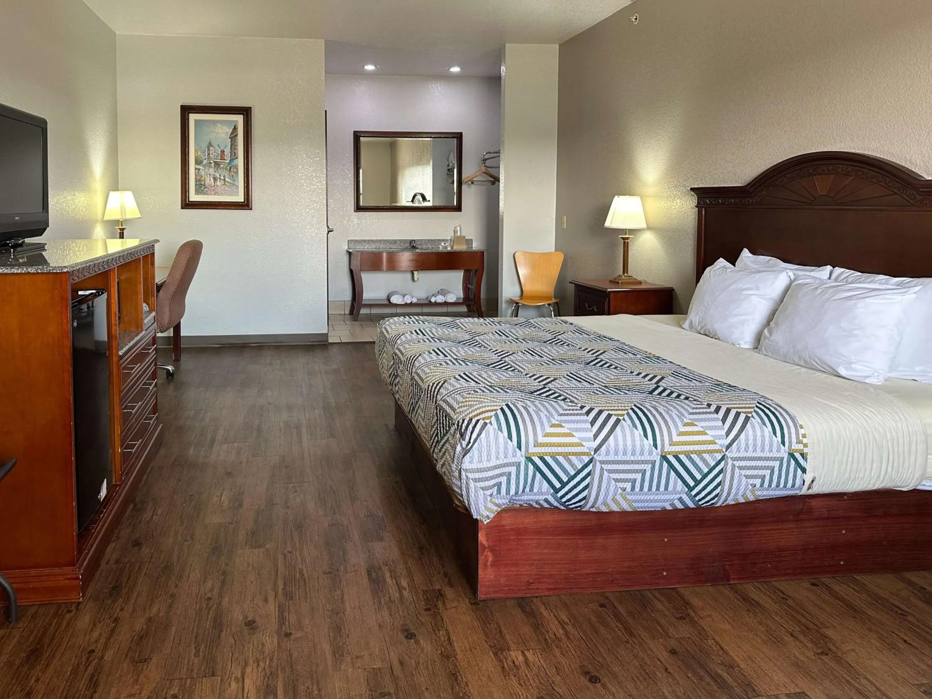 Bedroom, Bed in Motel 6-Atoka, OK