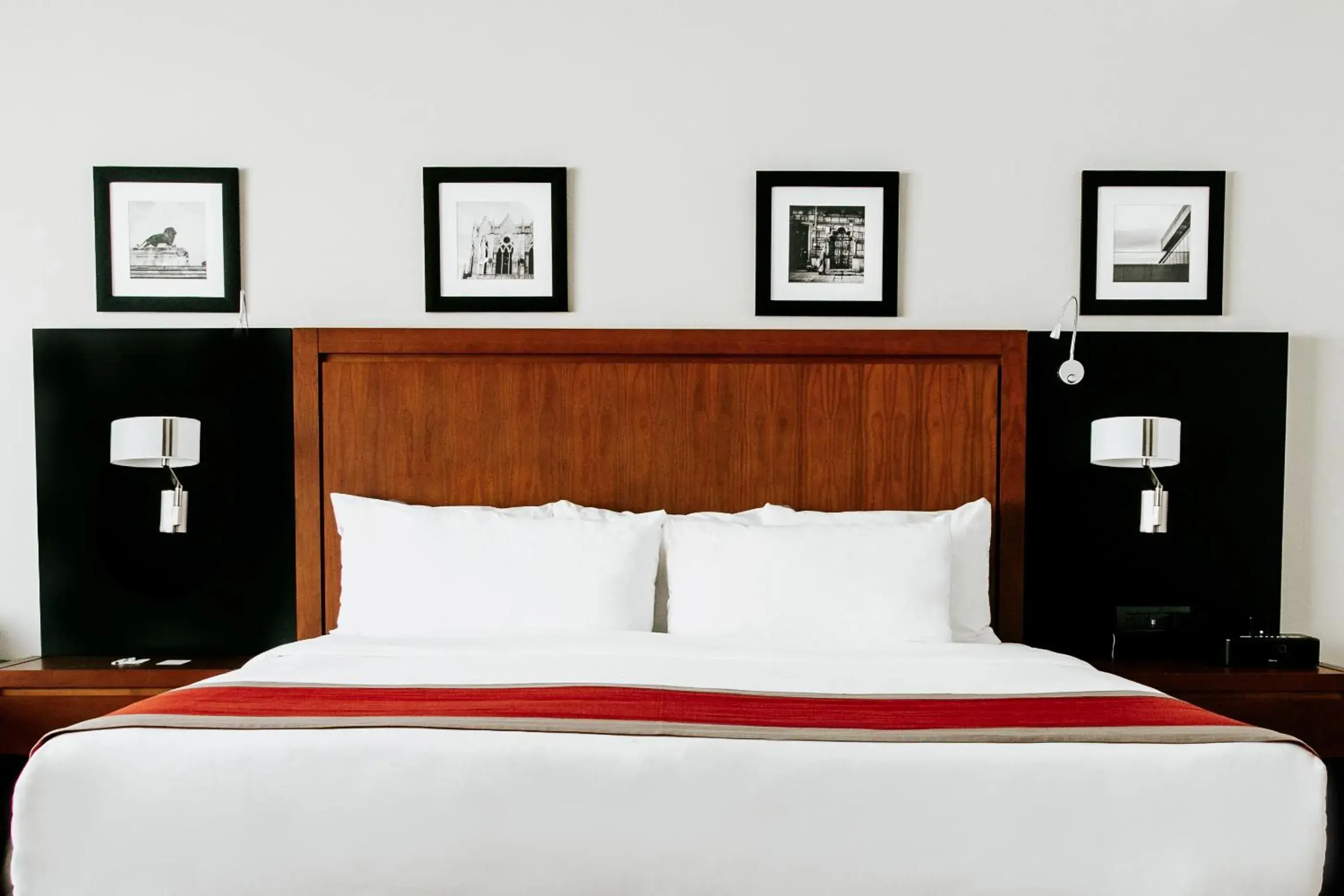 King Studio Suite in Radisson Poliforum Plaza Hotel Leon King Studio Suite in Radisson Poliforum Plaza Hotel Leon