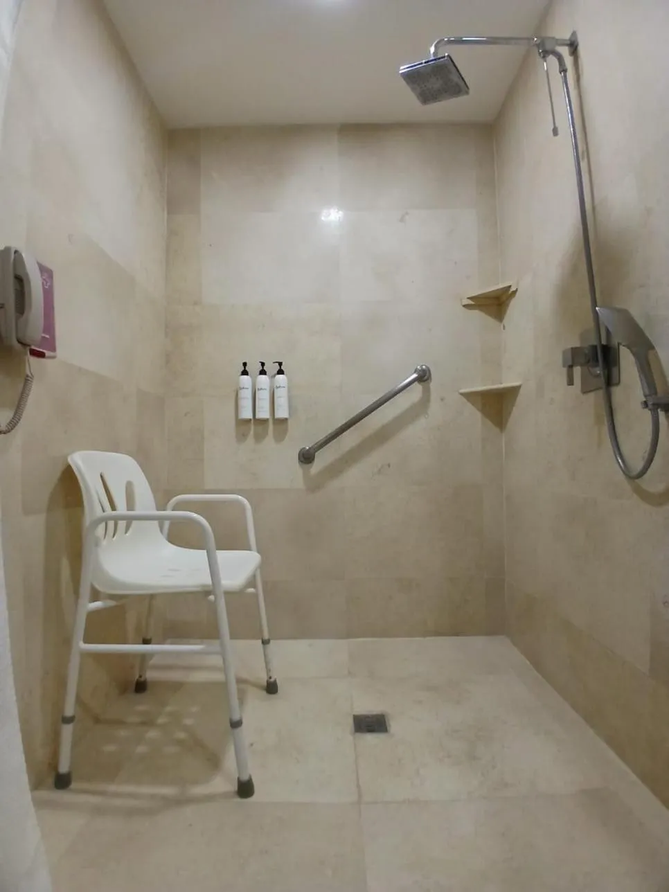 Bathroom in Radisson Poliforum Plaza Hotel Leon