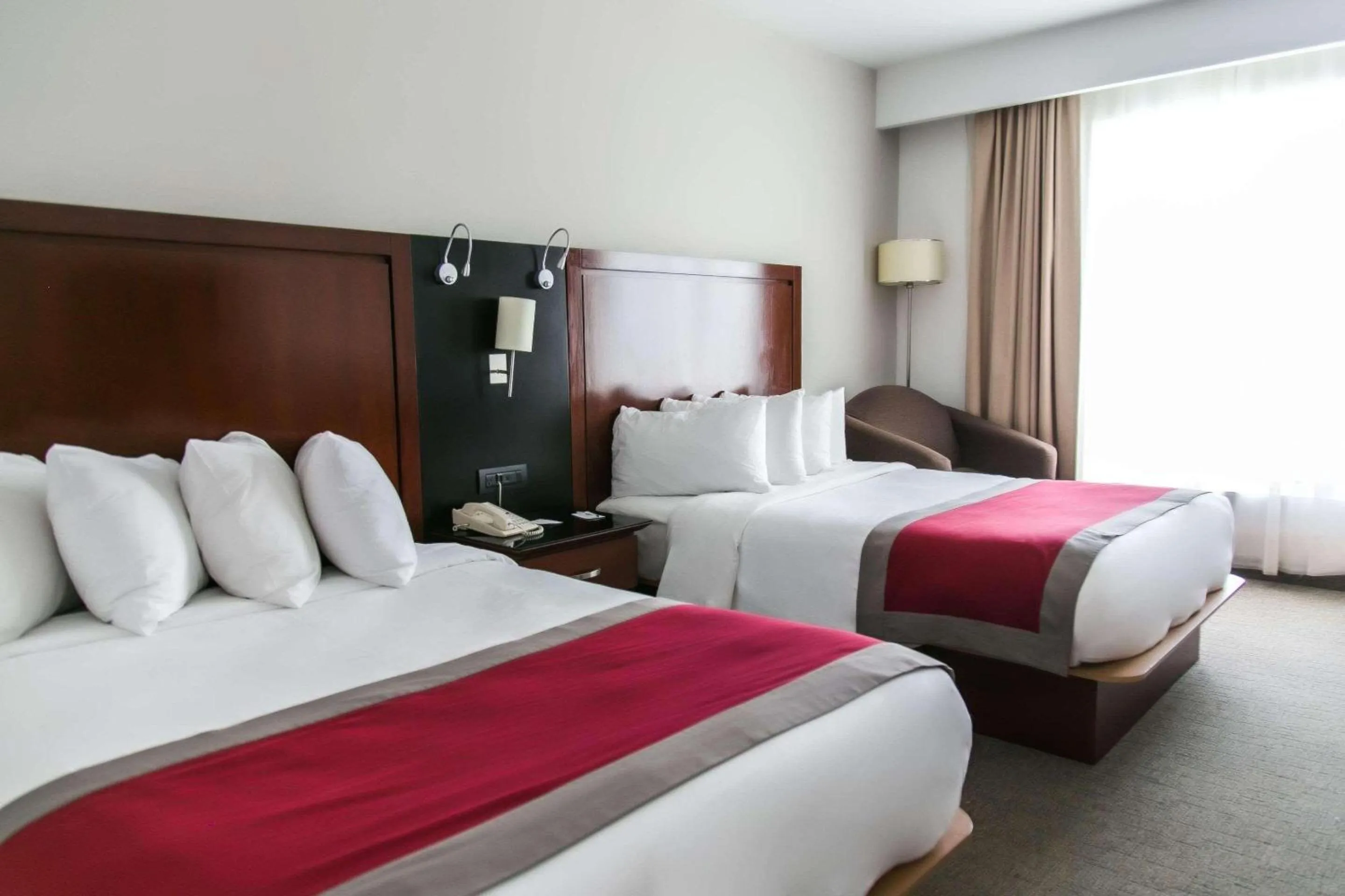 Bedroom, Bed in Radisson Poliforum Plaza Hotel Leon