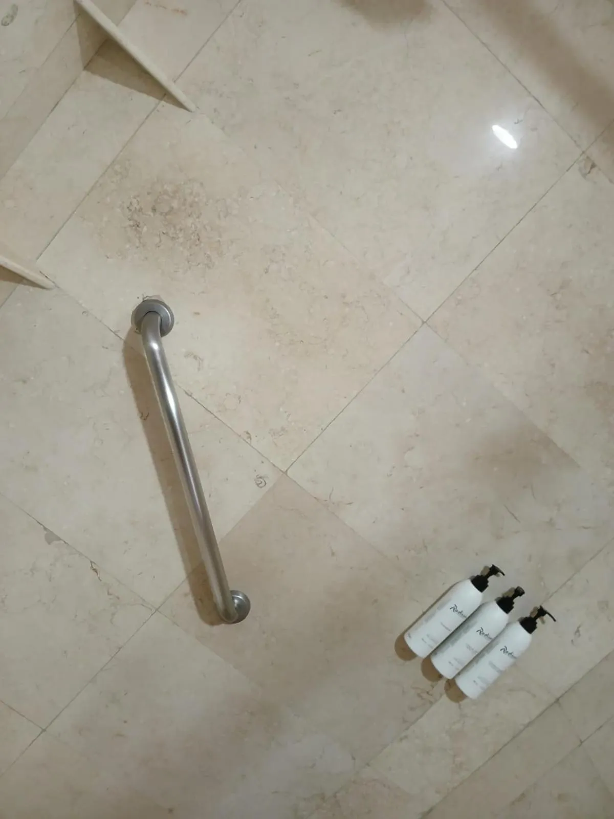 Shower in Radisson Poliforum Plaza Hotel Leon