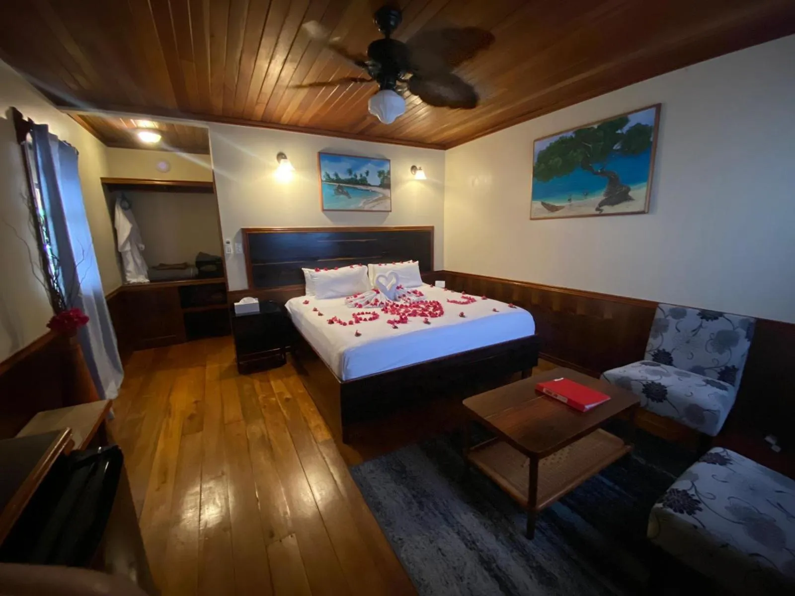 Bed in Captain Morgan's Retreat